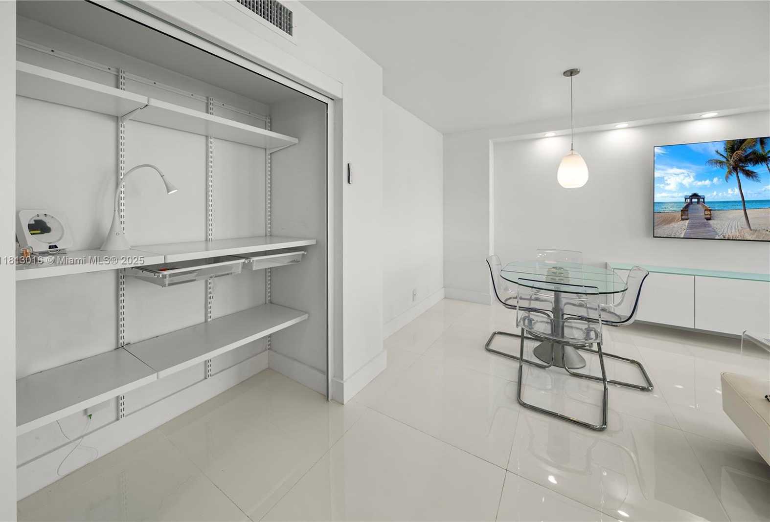 Small Image of 2555 COLLINS AVE #1714, Miami Beach Number 26