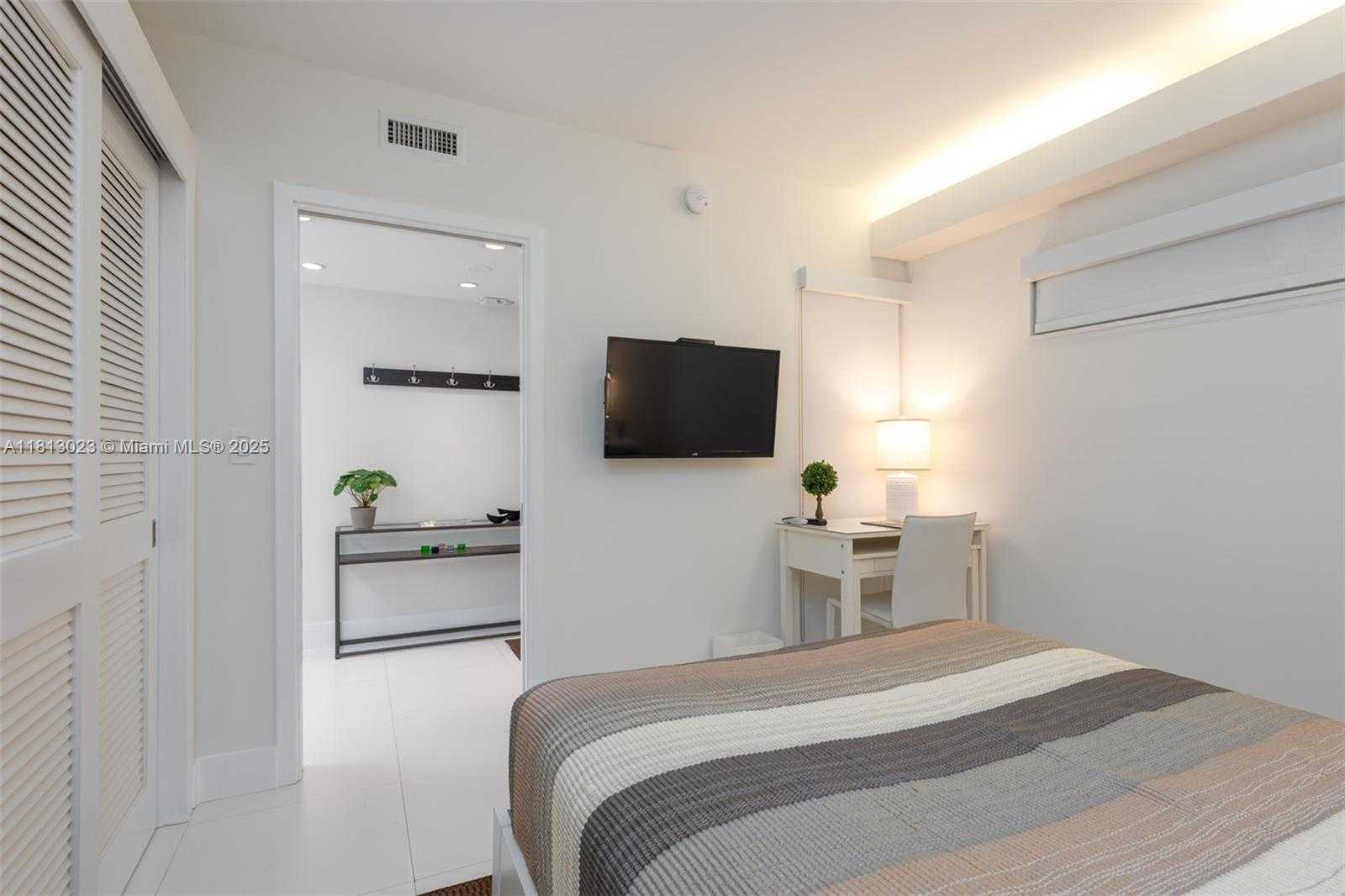 Small Image of 161 CRANDON BLVD #222, Key Biscayne Number 9