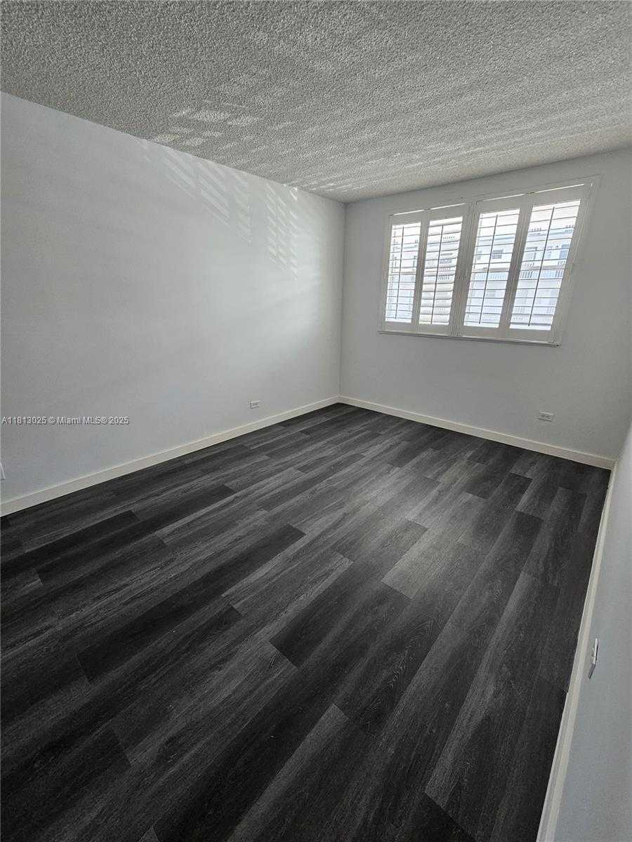 Small Image of 447 NORTH EAST 195TH ST #220, Miami Number 10