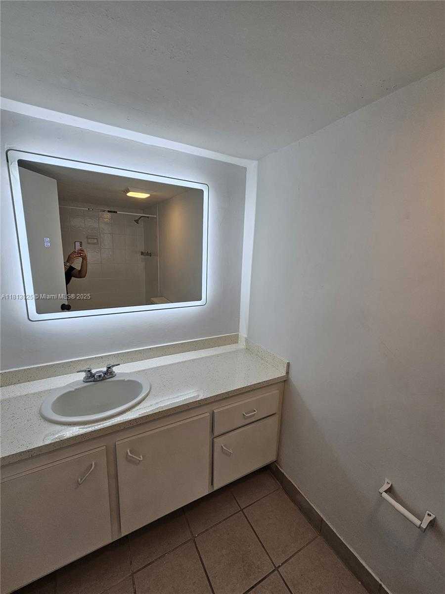 Small Image of 447 NORTH EAST 195TH ST #220, Miami Number 14