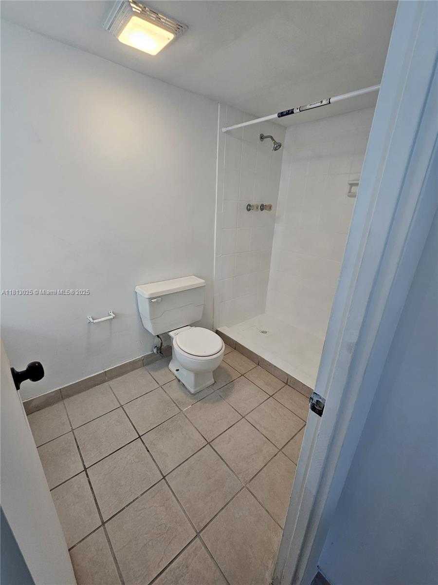 Small Image of 447 NORTH EAST 195TH ST #220, Miami Number 15