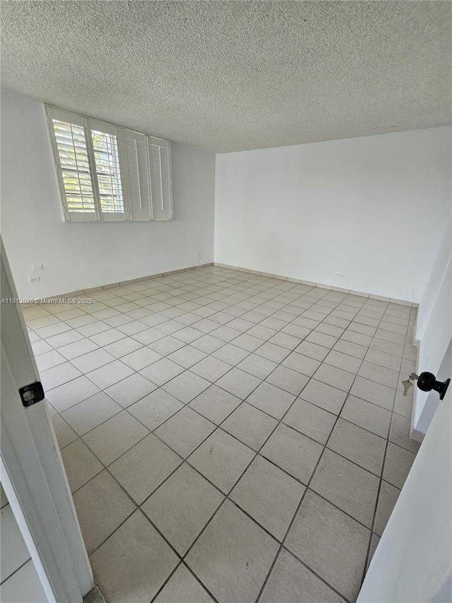 Small Image of 447 NORTH EAST 195TH ST #220, Miami Number 18