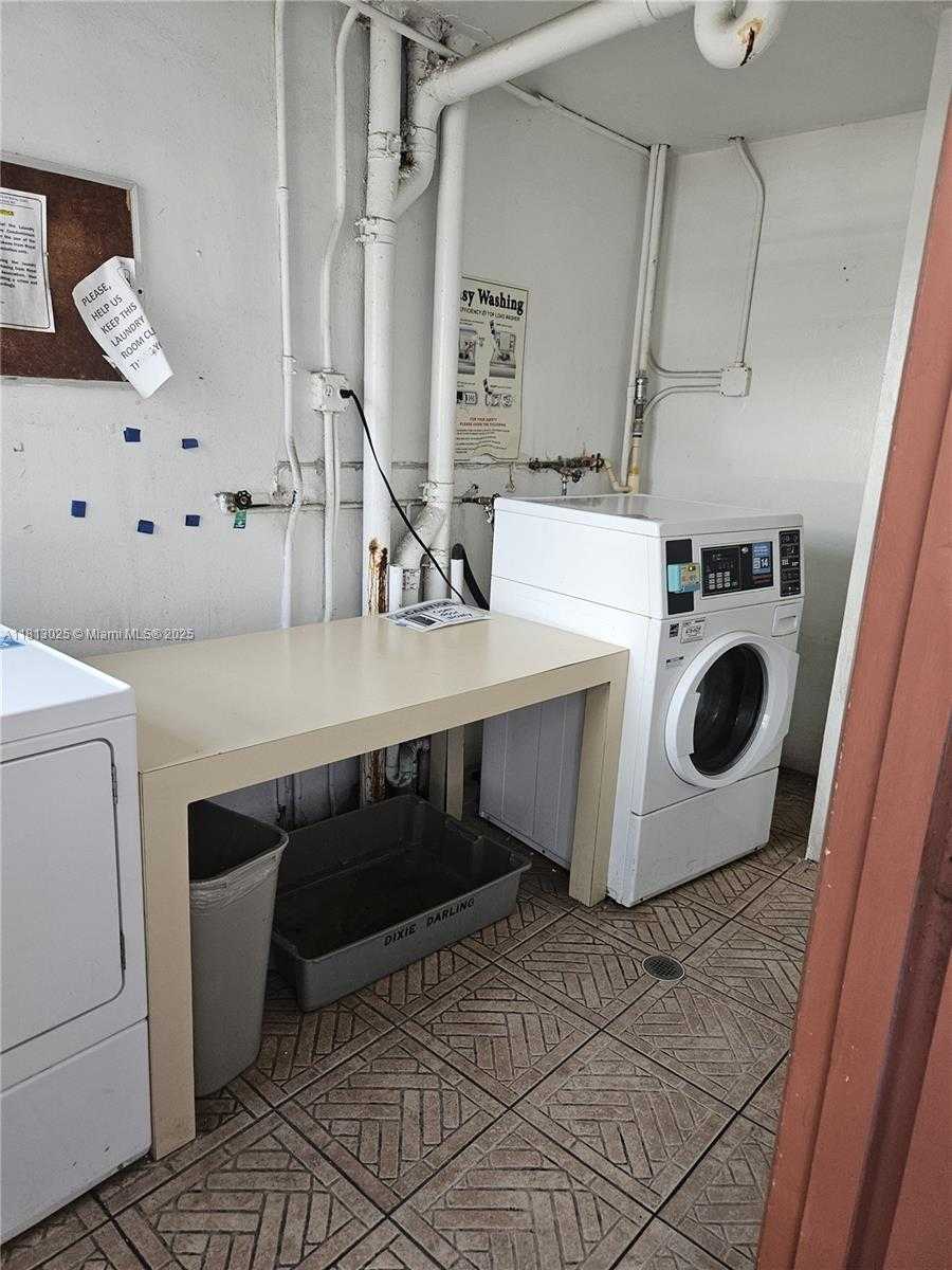 Small Image of 447 NORTH EAST 195TH ST #220, Miami Number 20