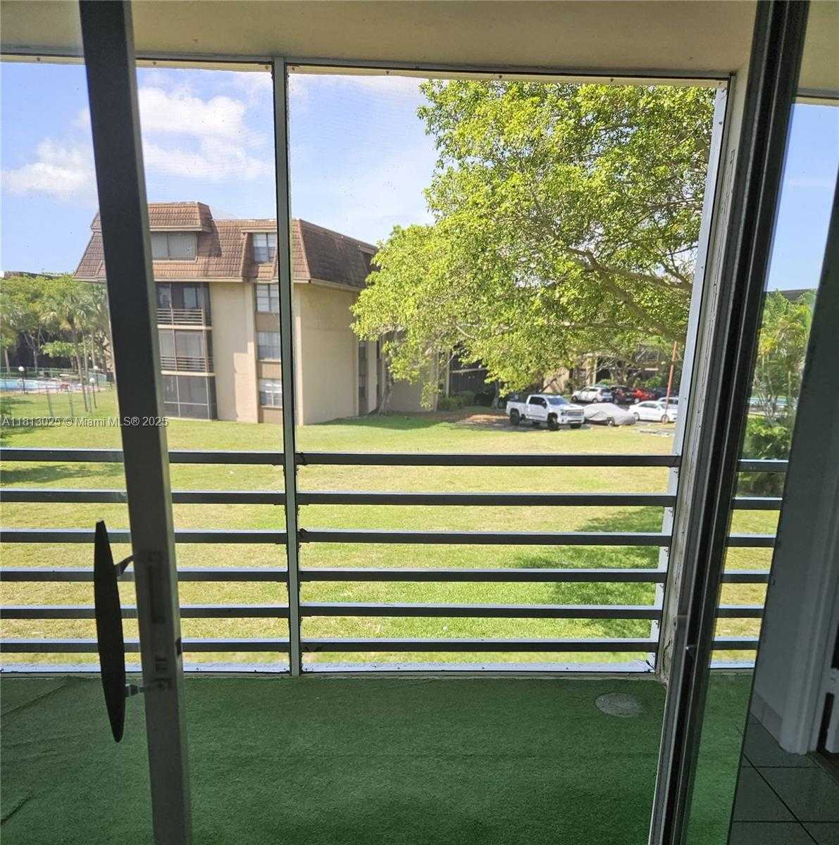Small Image of 447 NORTH EAST 195TH ST #220, Miami Number 3
