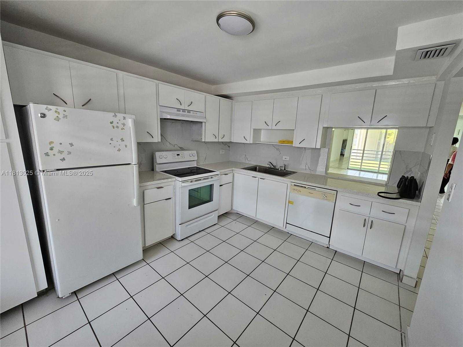 Small Image of 447 NORTH EAST 195TH ST #220, Miami Number 4