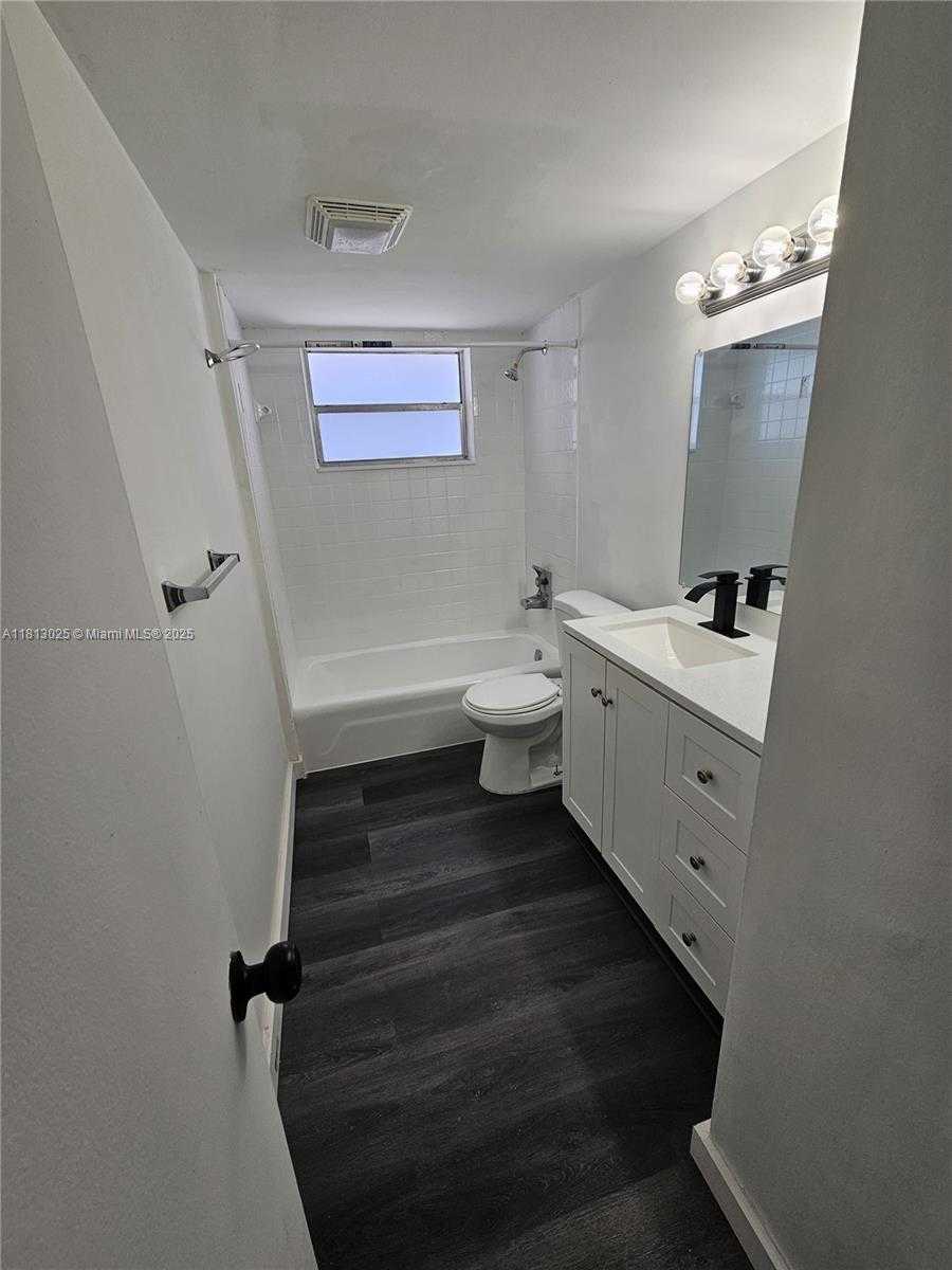Small Image of 447 NORTH EAST 195TH ST #220, Miami Number 9