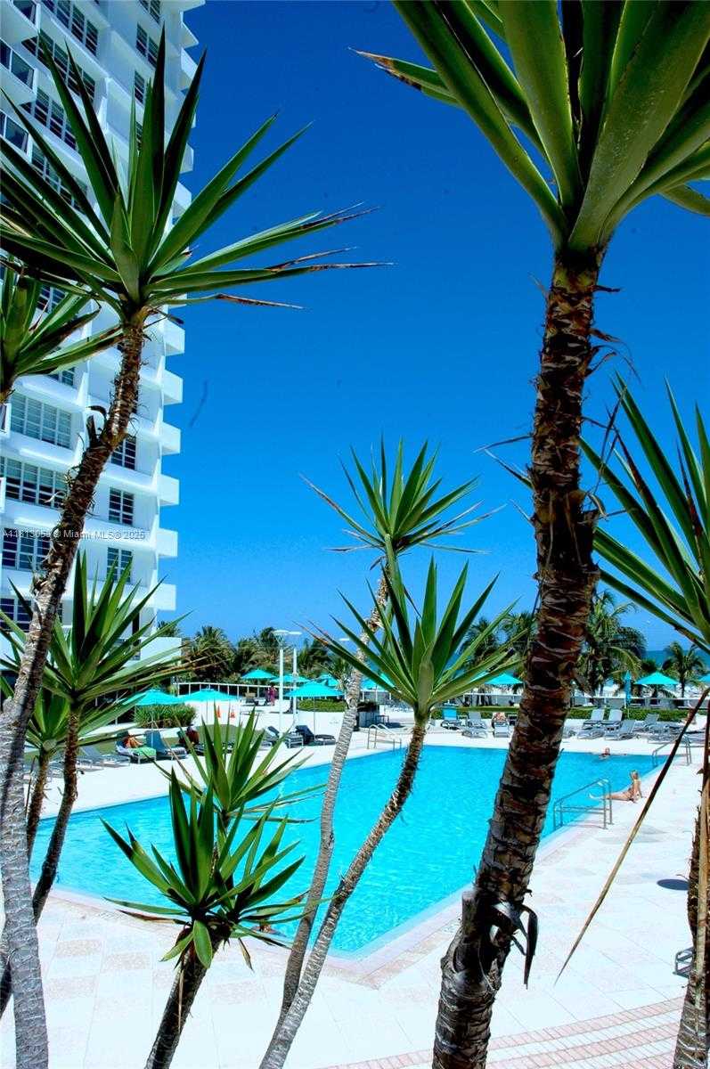 Small Image of 100 LINCOLN RD #303, Miami Beach Number 2