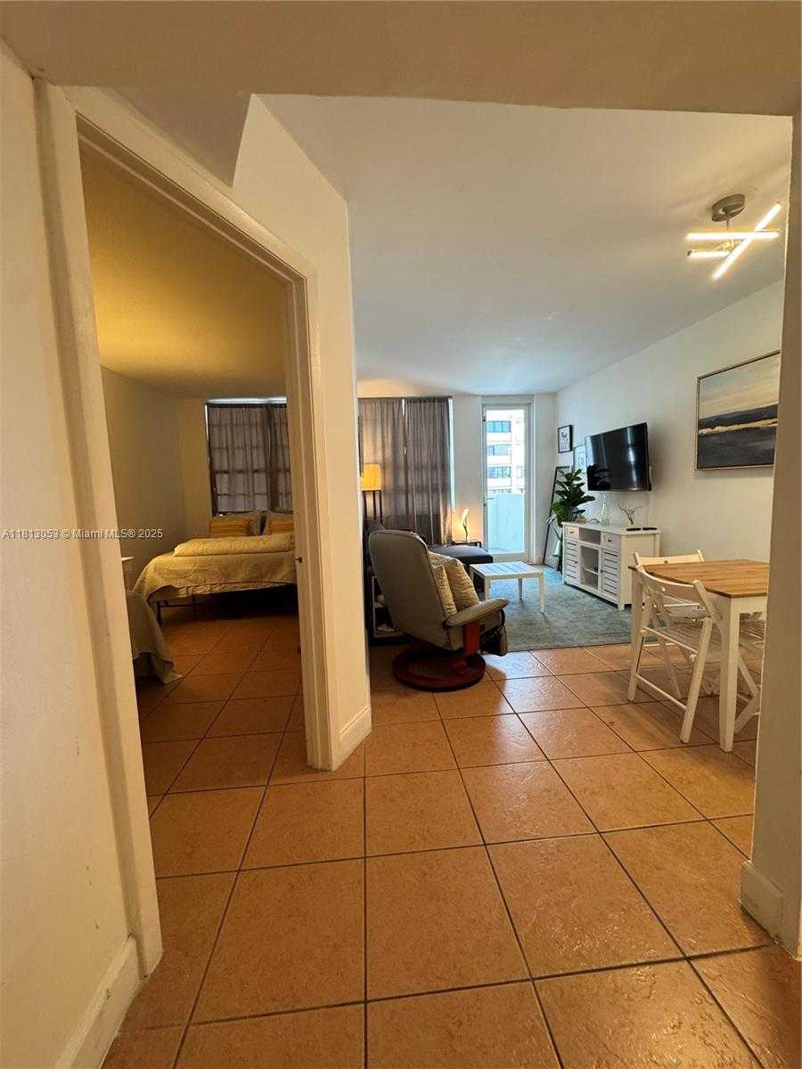 Small Image of 100 LINCOLN RD #303, Miami Beach Number 5