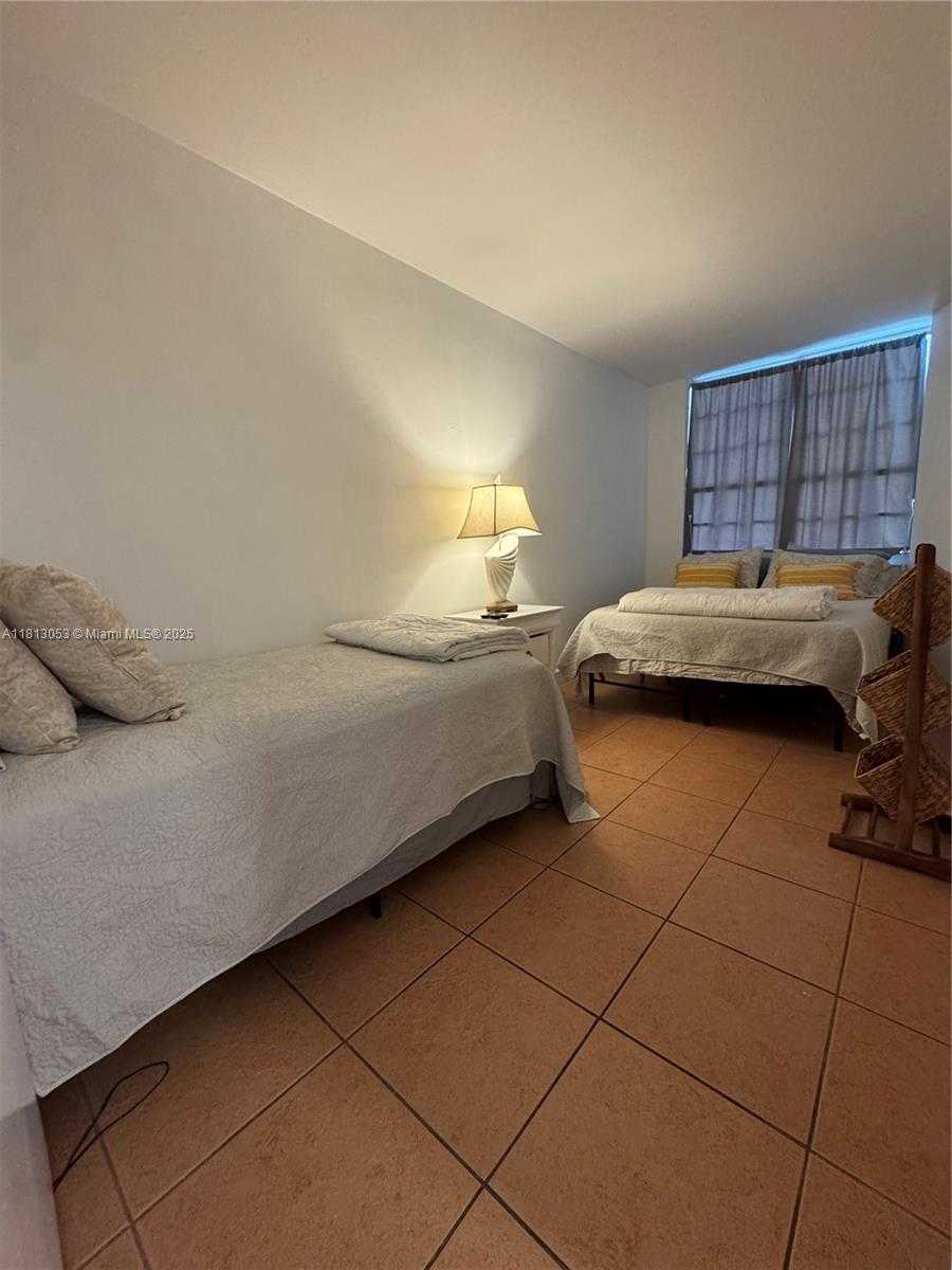 Small Image of 100 LINCOLN RD #303, Miami Beach Number 6