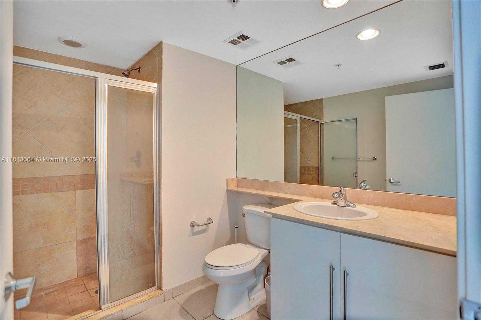 Small Image of 325 SOUTH BISCAYNE BLVD #2414, Miami Number 5
