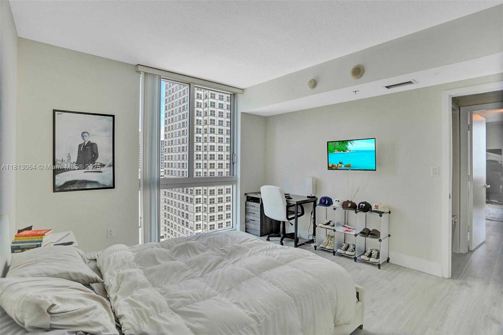 Small Image of 325 SOUTH BISCAYNE BLVD #2414, Miami Number 6