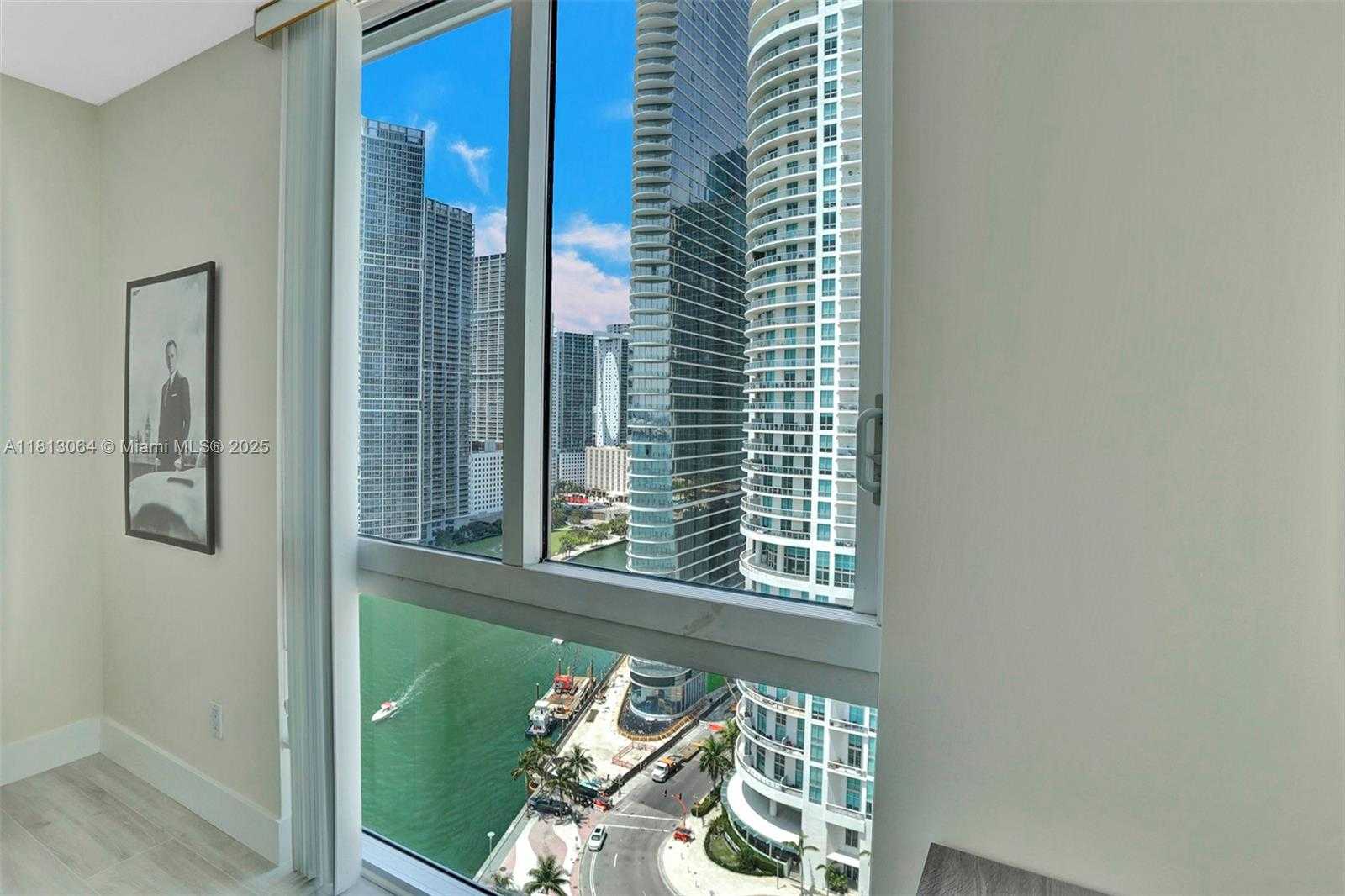 Small Image of 325 SOUTH BISCAYNE BLVD #2414, Miami Number 7