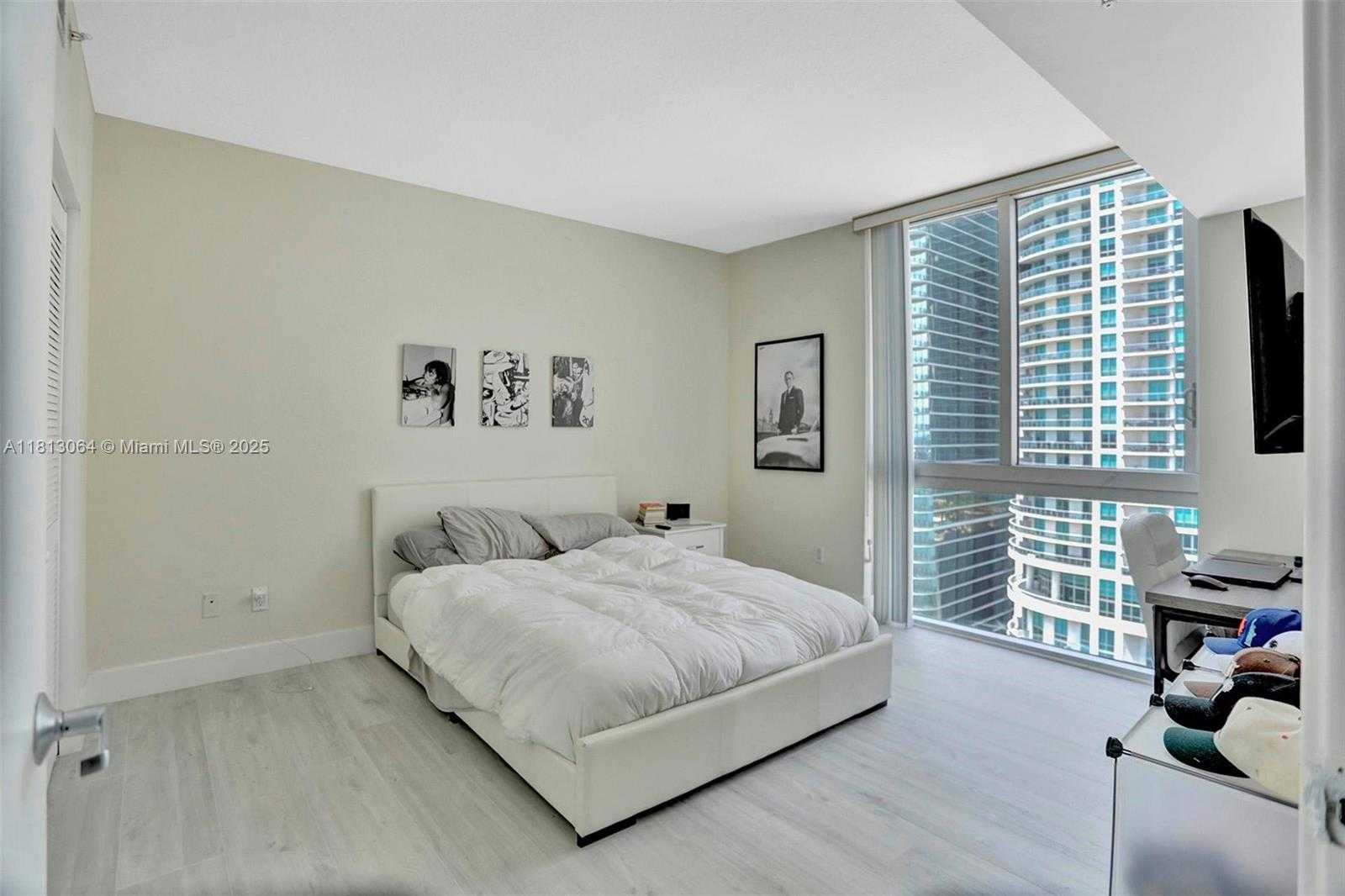 Small Image of 325 SOUTH BISCAYNE BLVD #2414, Miami Number 8