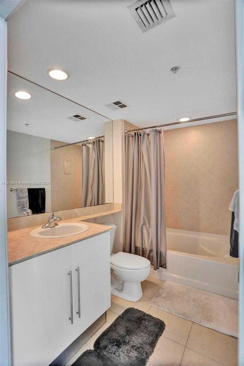 Small Image of 325 SOUTH BISCAYNE BLVD #2414, Miami Number 9