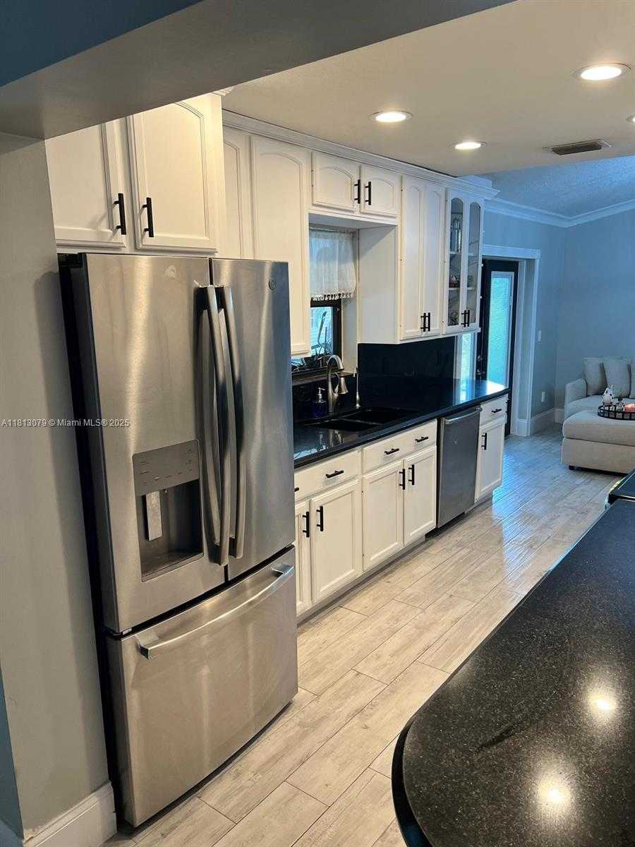 Small Image of 11613 NORTH 42ND RD N, West Palm Beach Number 7