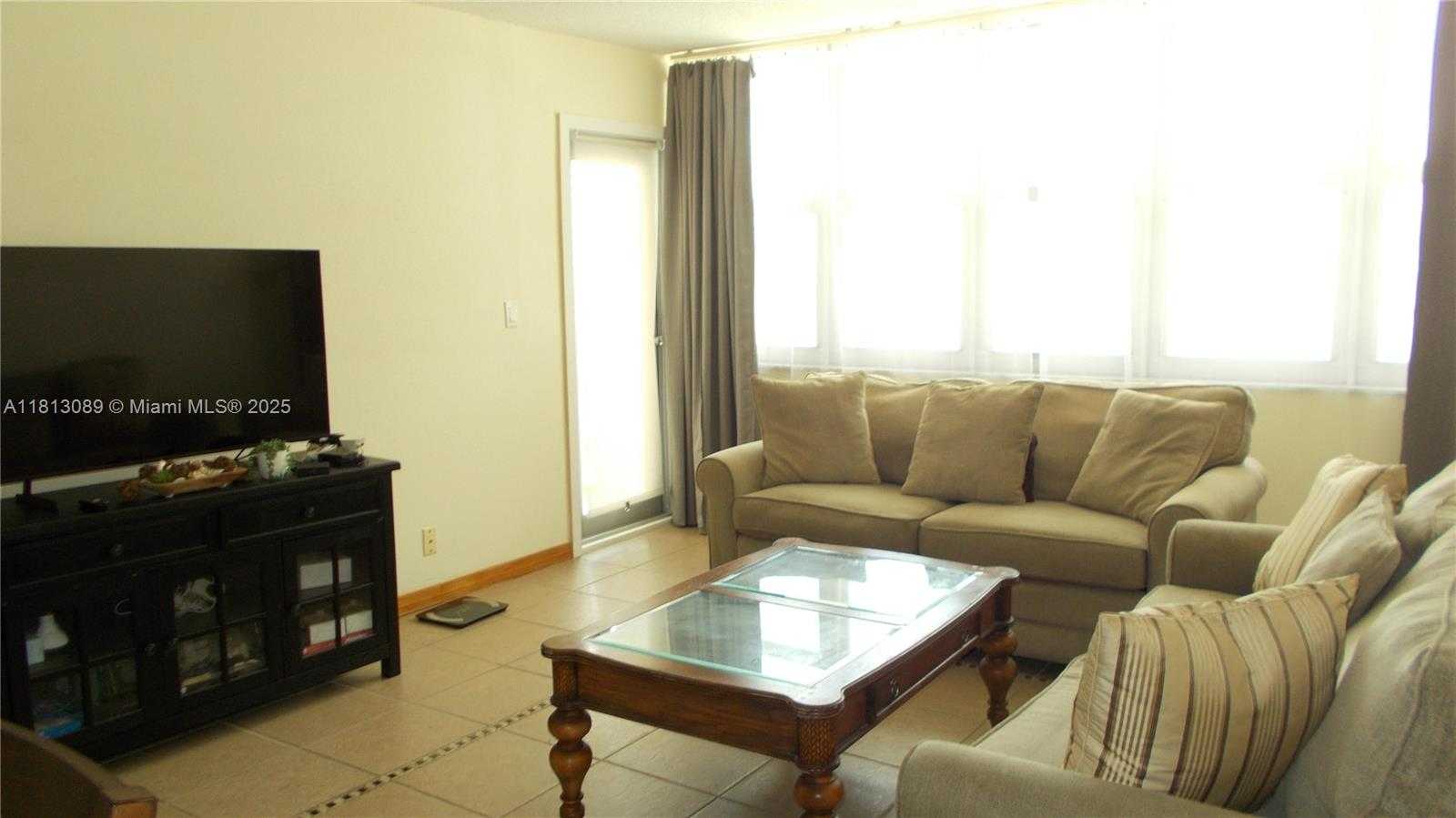 Small Image of 1825 SOUTH OCEAN DR #607, Hallandale Beach Number 13