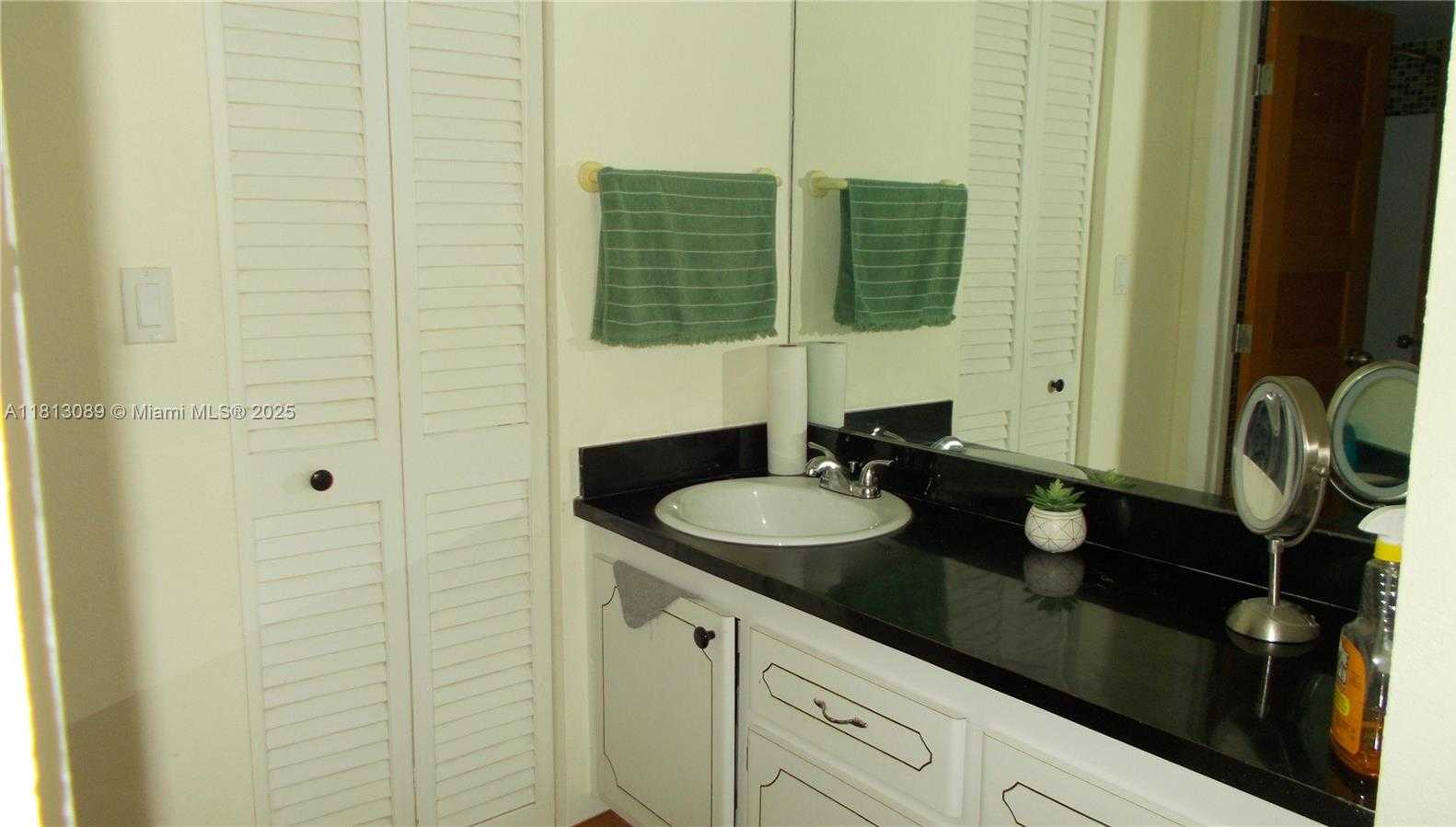 Small Image of 1825 SOUTH OCEAN DR #607, Hallandale Beach Number 16