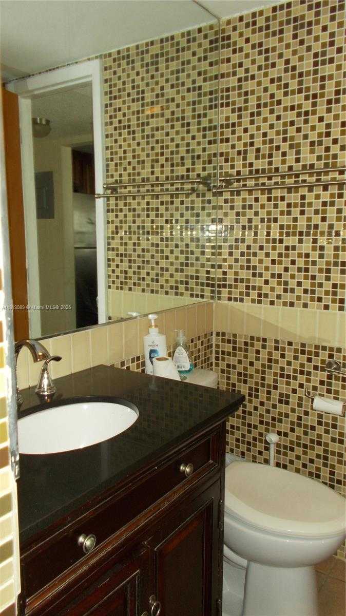 Small Image of 1825 SOUTH OCEAN DR #607, Hallandale Beach Number 17