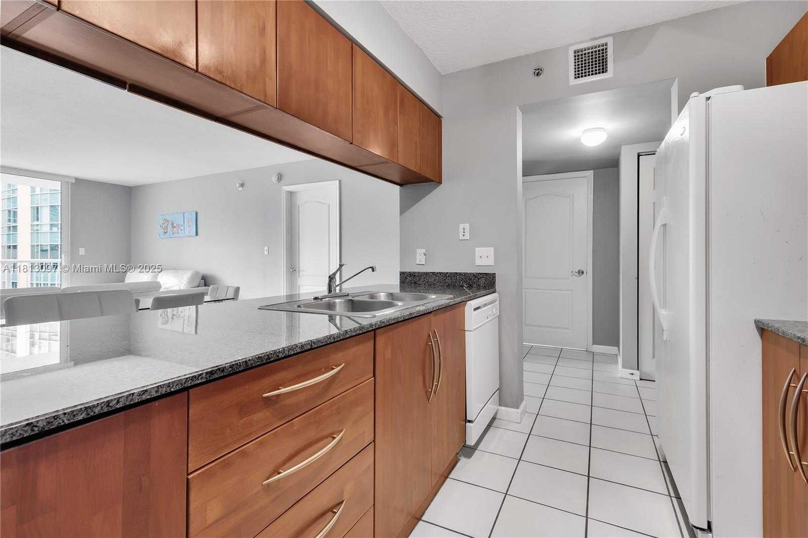 Small Image of 1200 BRICKELL BAY DR #2122, Miami Number 11