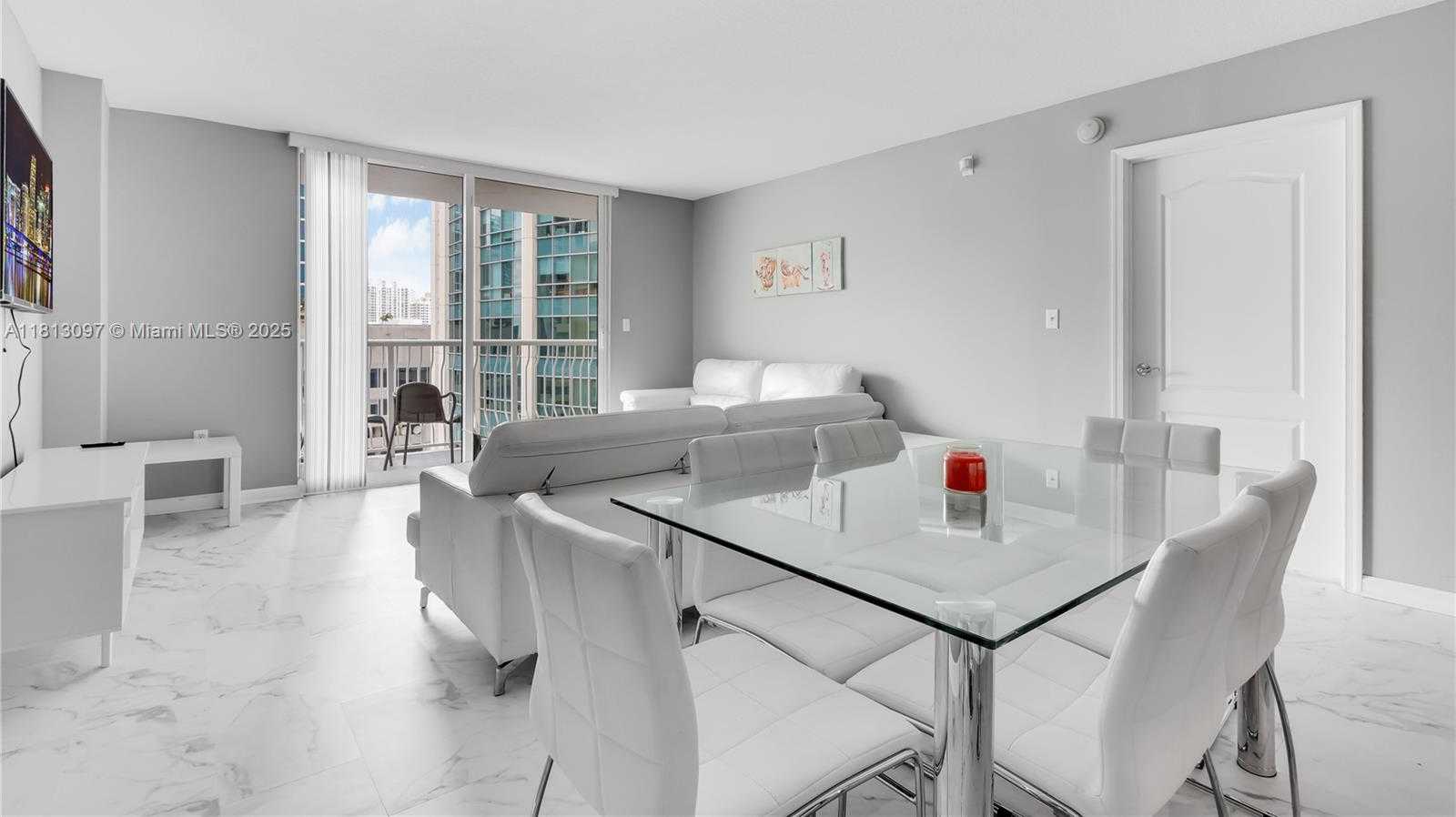 Small Image of 1200 BRICKELL BAY DR #2122, Miami Number 15
