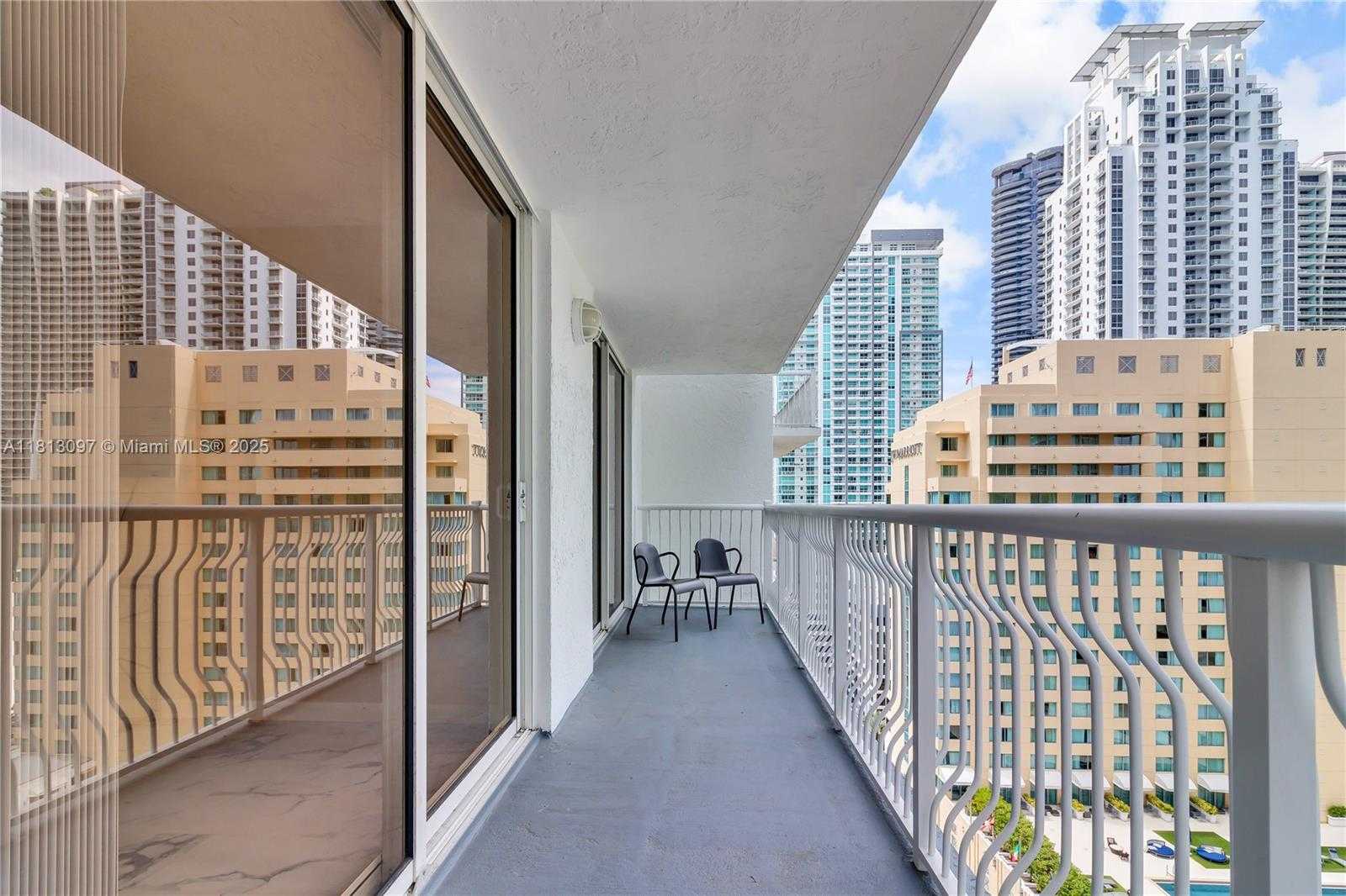 Small Image of 1200 BRICKELL BAY DR #2122, Miami Number 18