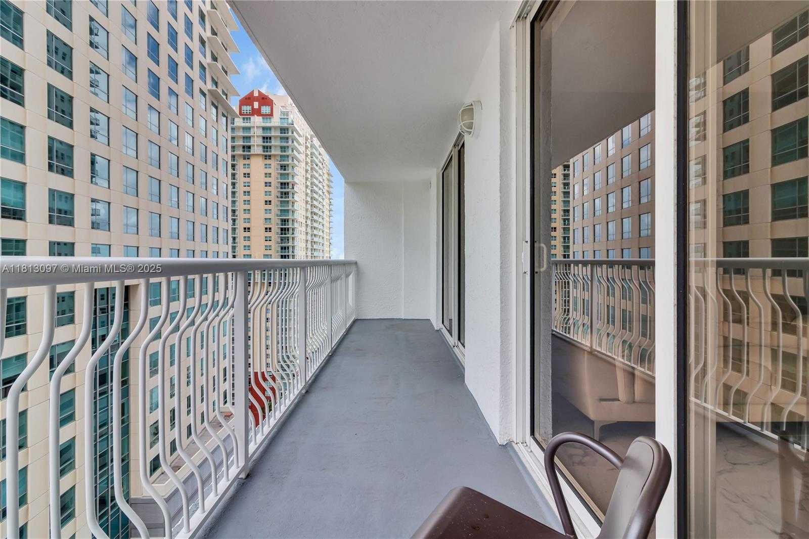 Small Image of 1200 BRICKELL BAY DR #2122, Miami Number 19