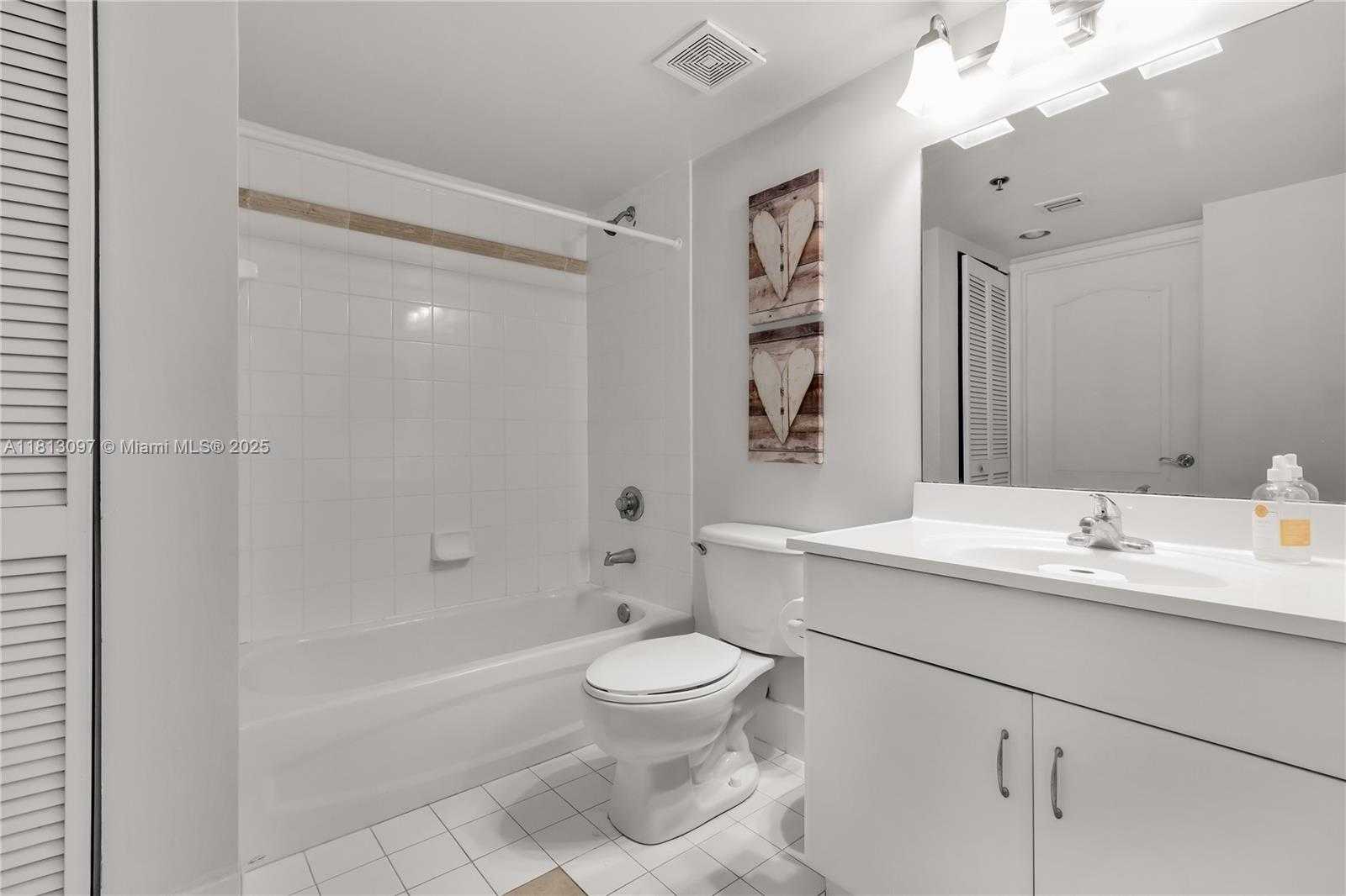 Small Image of 1200 BRICKELL BAY DR #2122, Miami Number 23