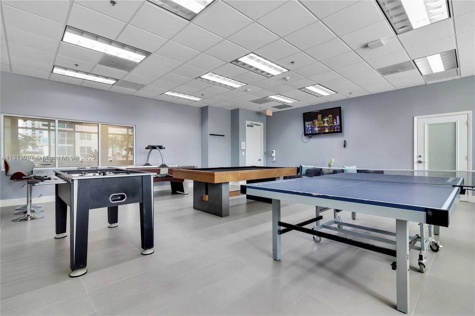 Small Image of 1200 BRICKELL BAY DR #2122, Miami Number 38