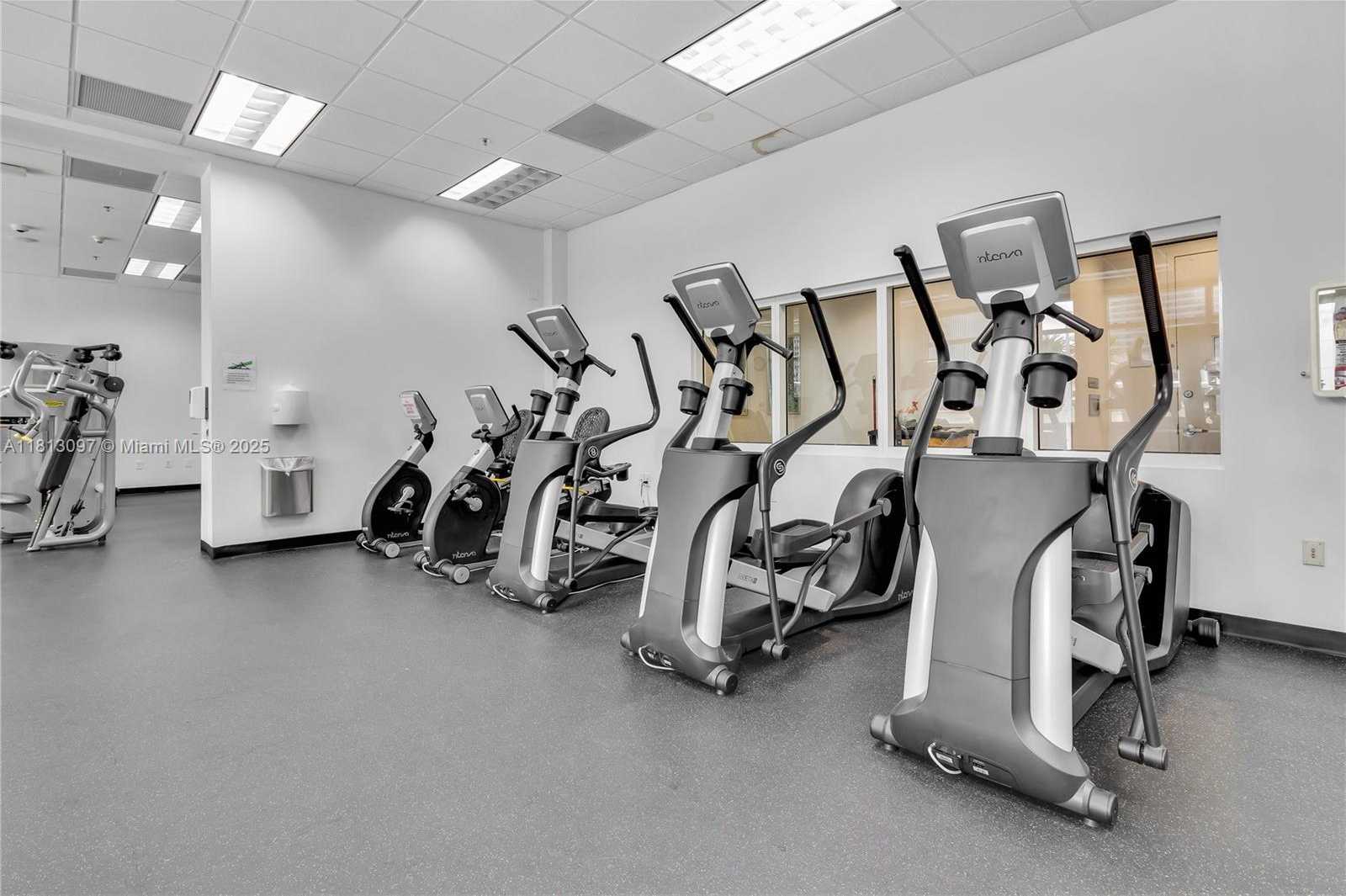 Small Image of 1200 BRICKELL BAY DR #2122, Miami Number 40