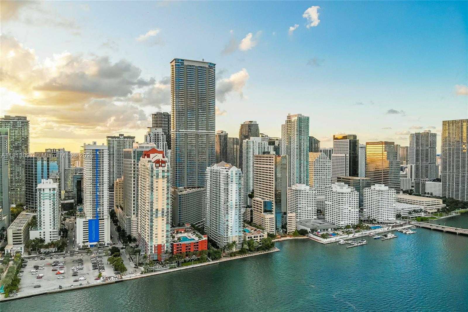 Small Image of 1200 BRICKELL BAY DR #2122, Miami Number 6