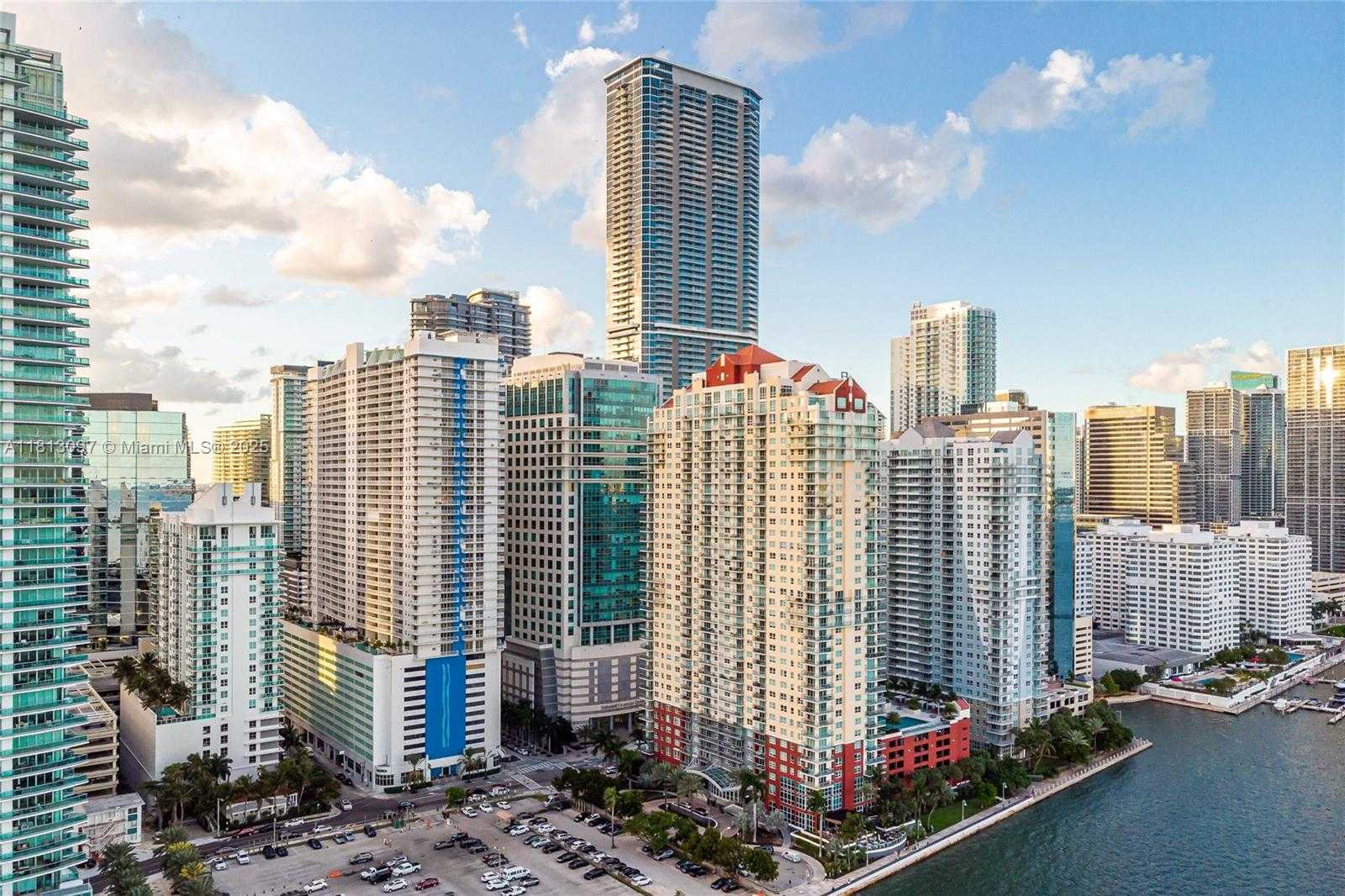 Small Image of 1200 BRICKELL BAY DR #2122, Miami Number 7