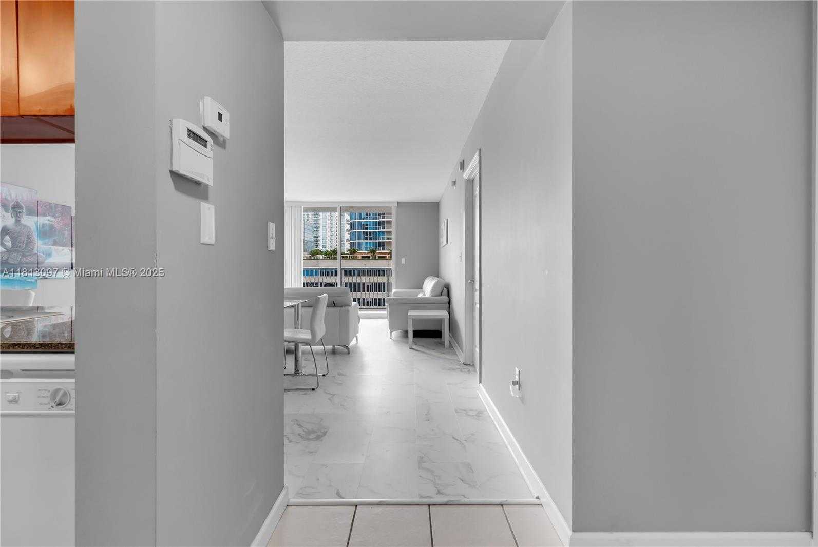 Small Image of 1200 BRICKELL BAY DR #2122, Miami Number 9
