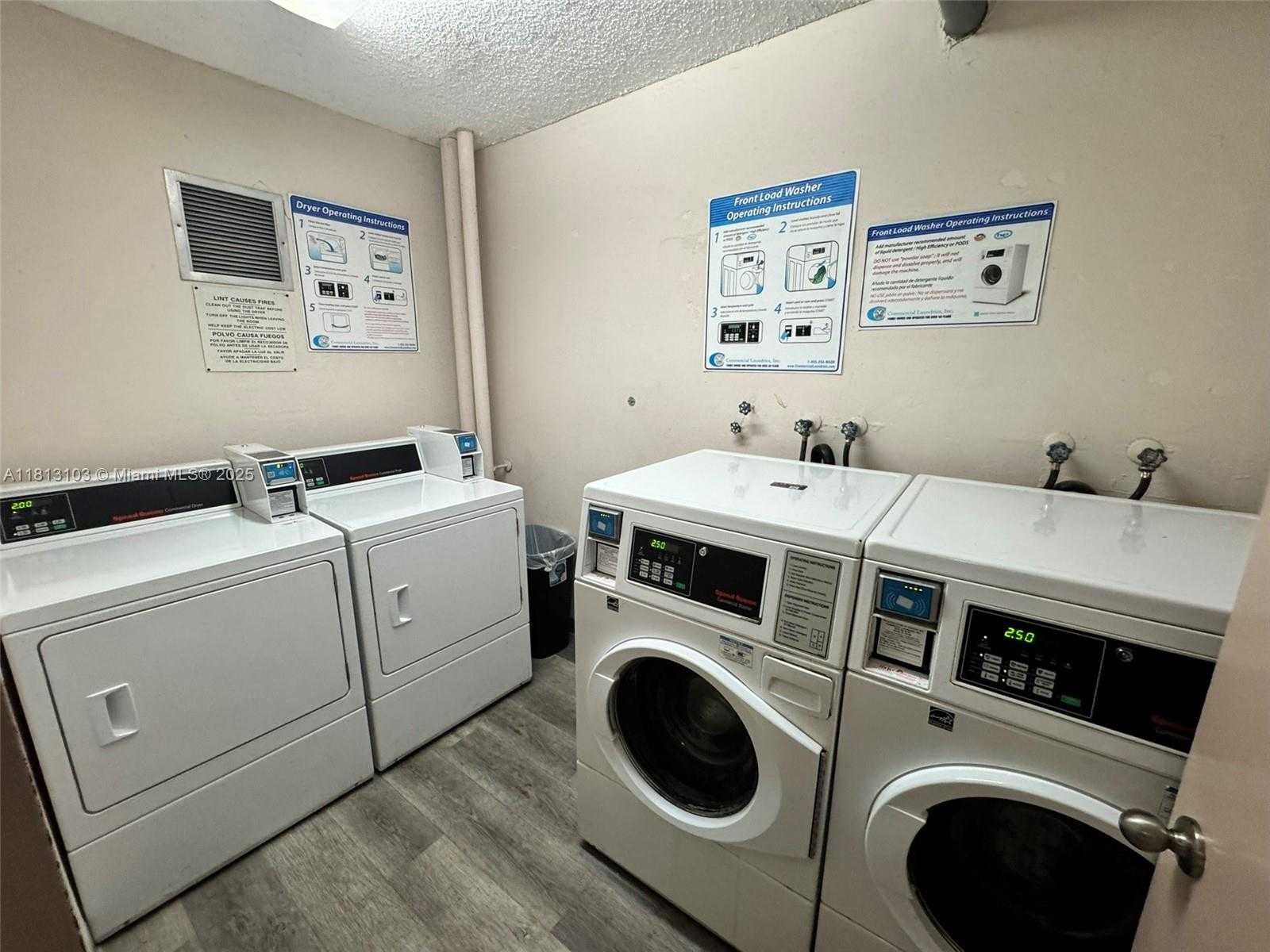Small Image of 1300 NORTH EAST MIAMI GARDENS DR #521E, Miami Number 14