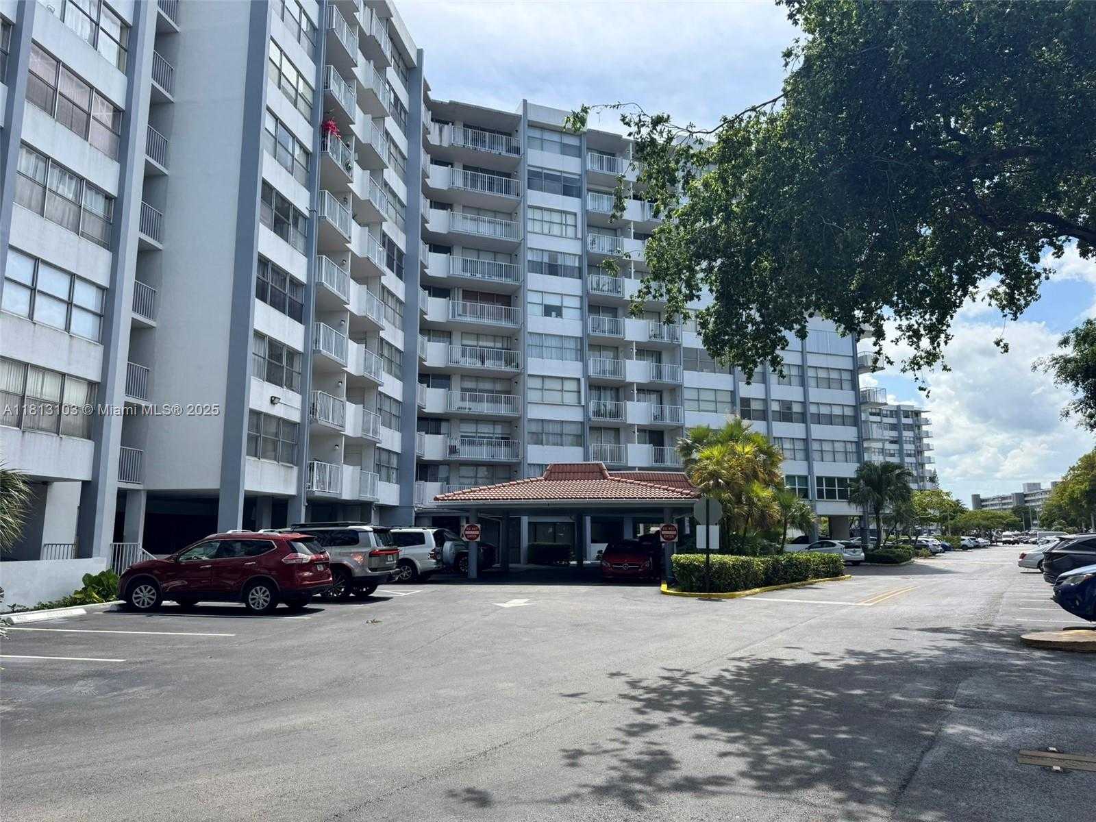 Small Image of 1300 NORTH EAST MIAMI GARDENS DR #521E, Miami Number 17