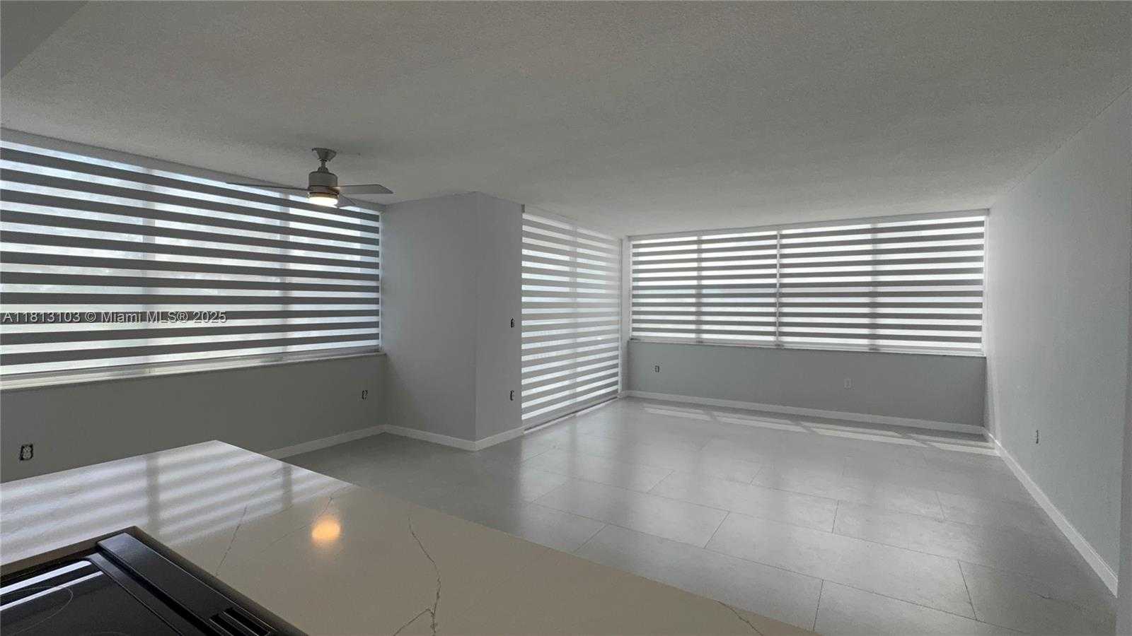 Small Image of 1300 NORTH EAST MIAMI GARDENS DR #521E, Miami Number 5