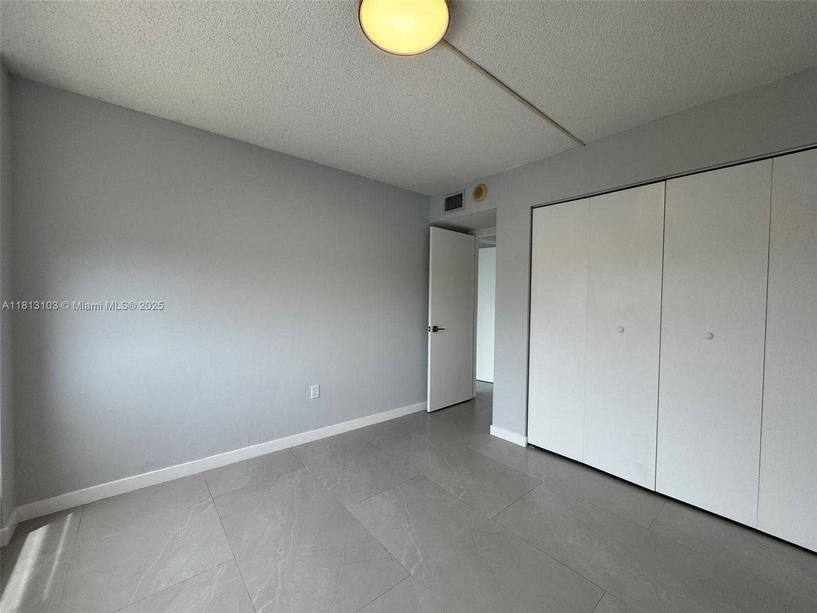 Small Image of 1300 NORTH EAST MIAMI GARDENS DR #521E, Miami Number 9