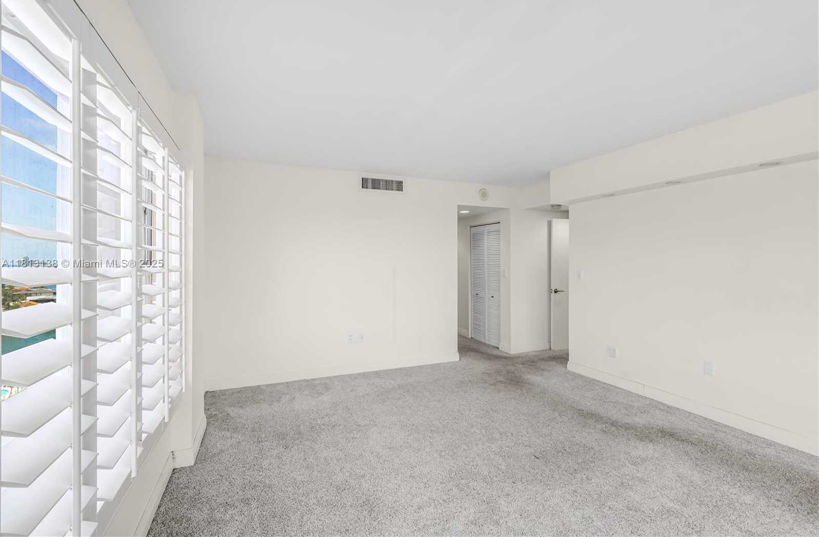 Small Image of 11111 BISCAYNE BLVD #16G, Miami Number 11