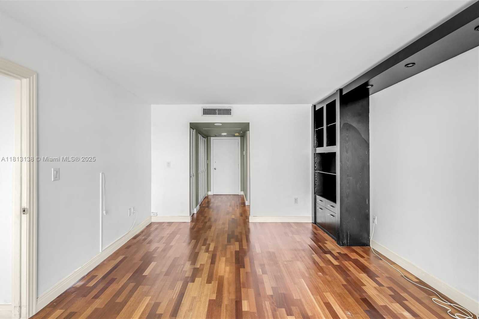 Small Image of 11111 BISCAYNE BLVD #16G, Miami Number 16