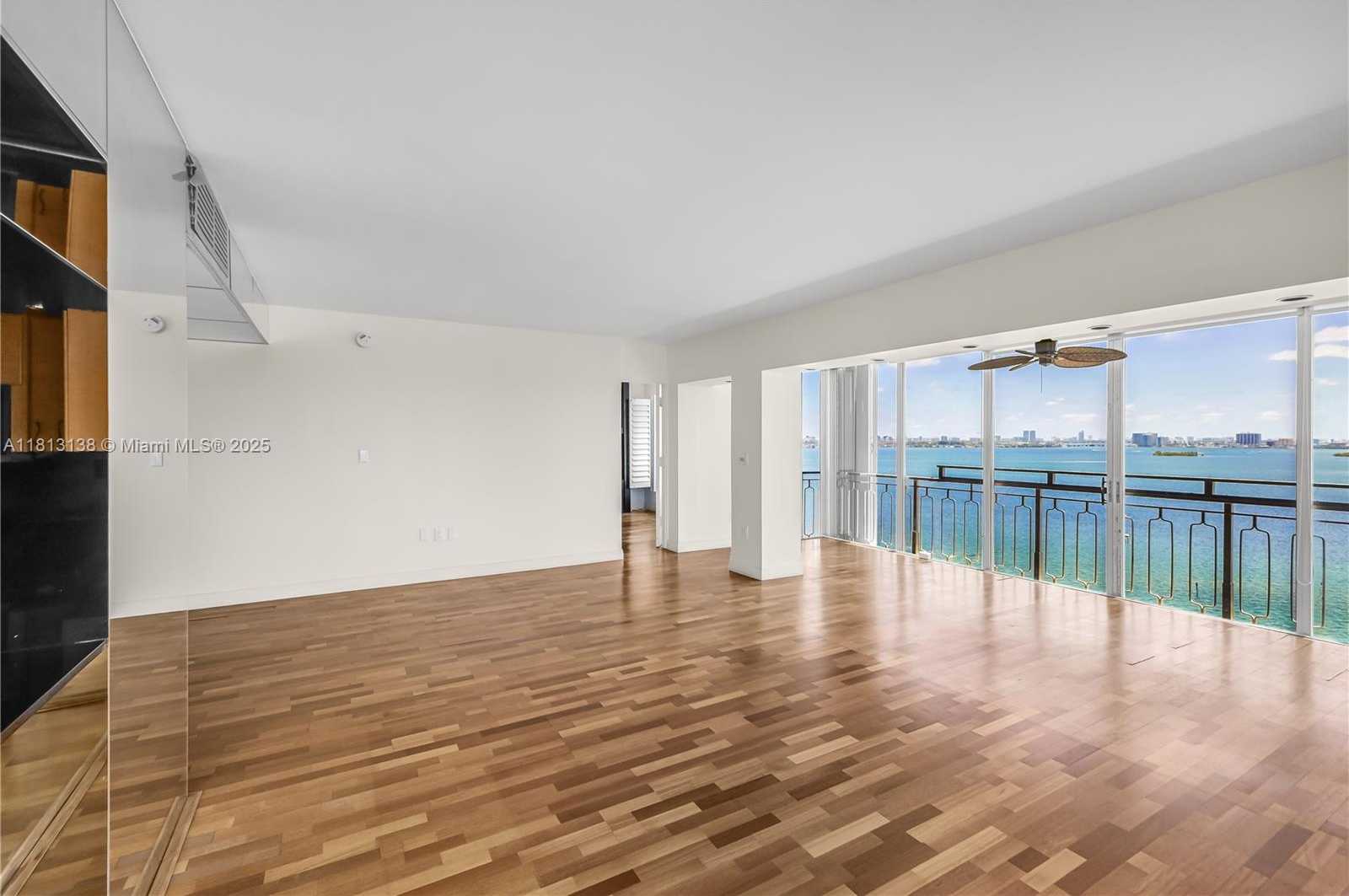 Small Image of 11111 BISCAYNE BLVD #16G, Miami Number 19