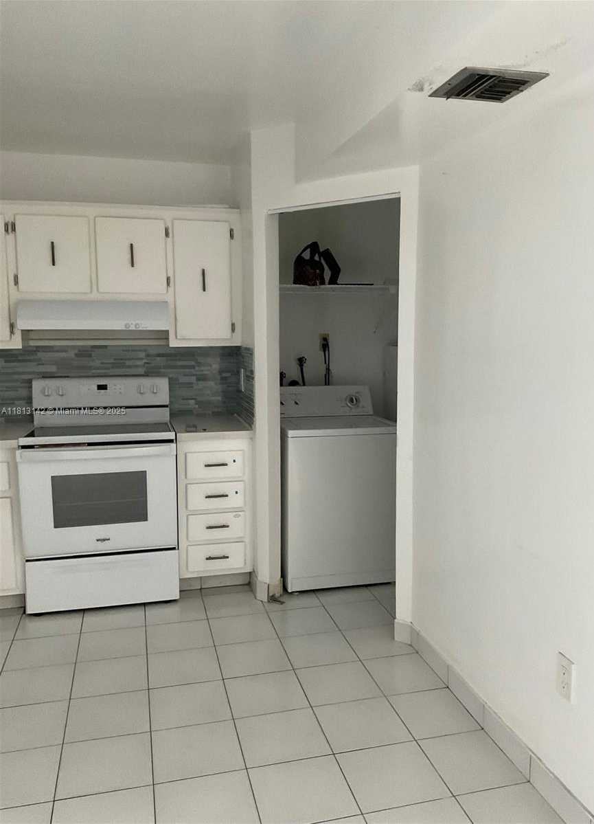Small Image of 9273 COLLINS AVE #1107, Surfside Number 4