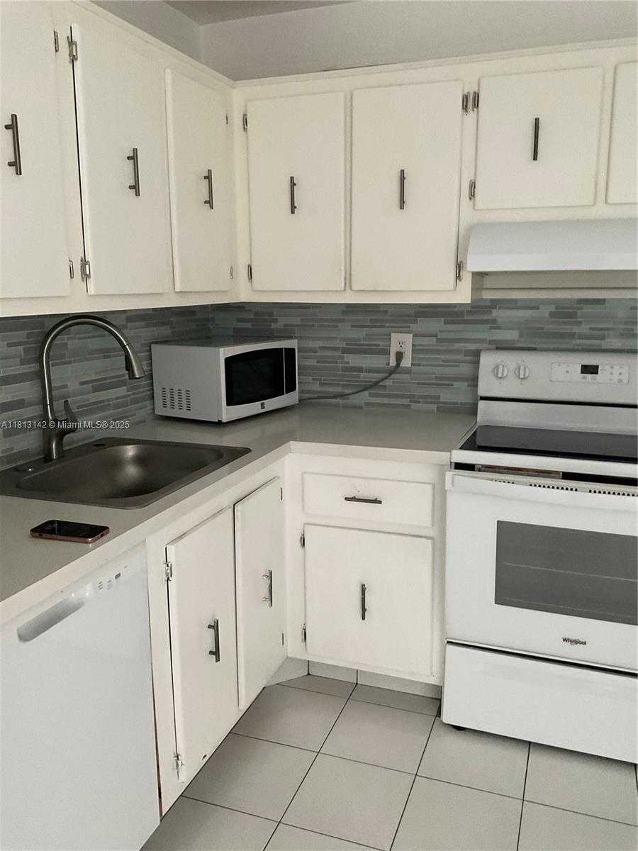 Small Image of 9273 COLLINS AVE #1107, Surfside Number 5