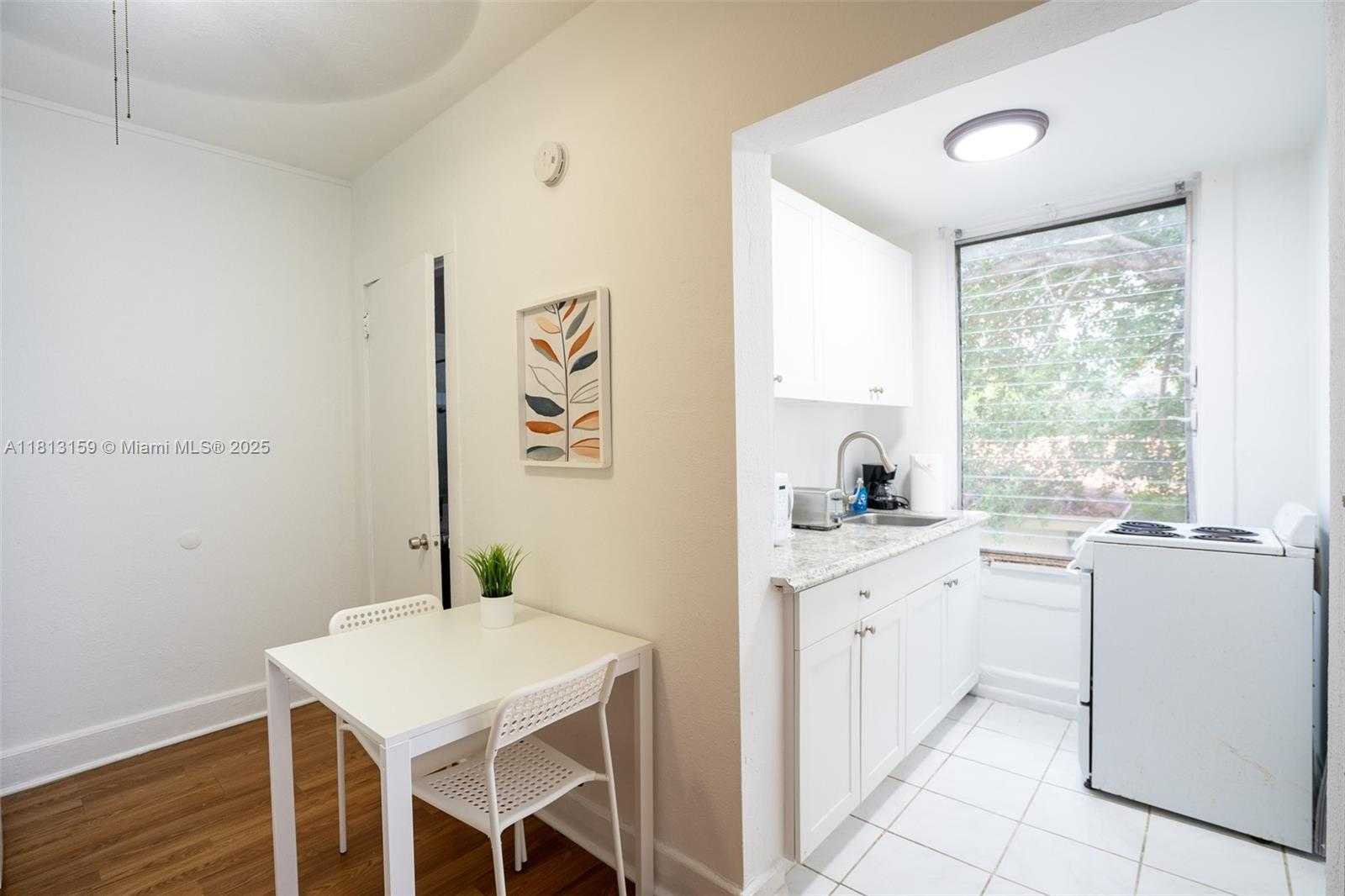 Small Image of 444 PONCE DE LEON BLVD #6, Coral Gables Number 13