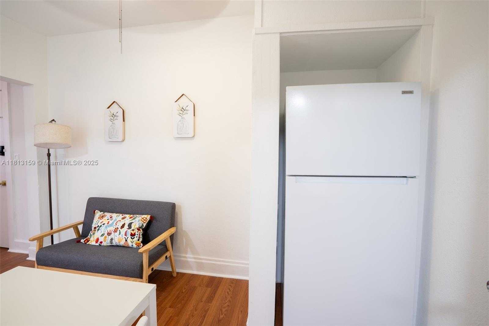 Small Image of 444 PONCE DE LEON BLVD #6, Coral Gables Number 21