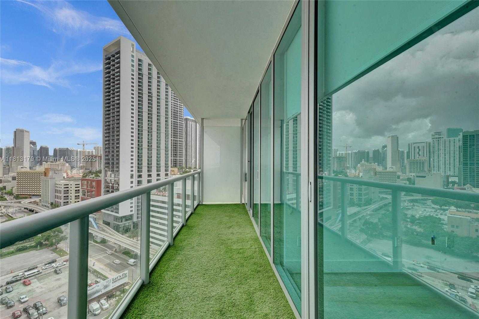 Small Image of 888 BISCAYNE BLVD #1805, Miami Number 15