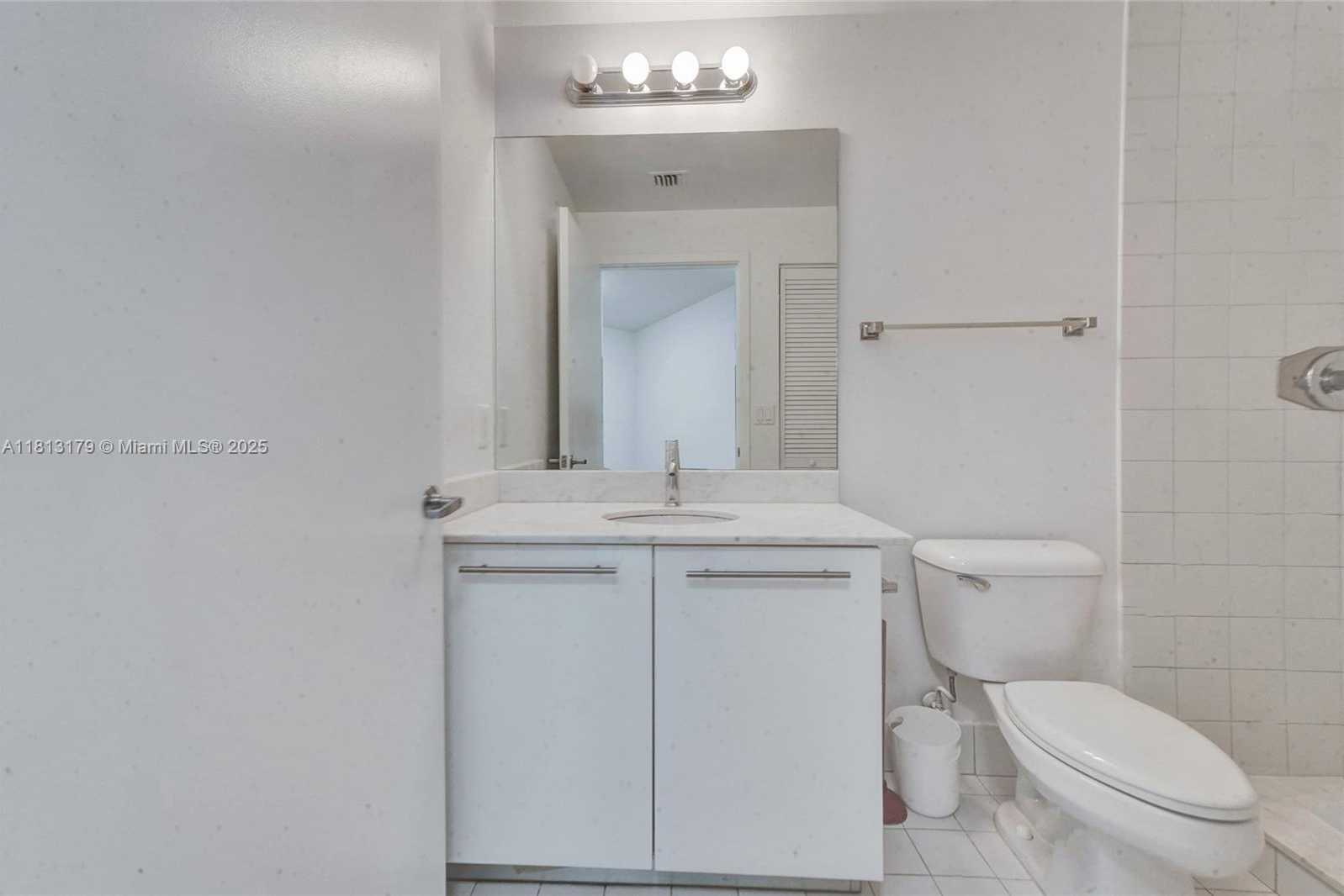 Small Image of 888 BISCAYNE BLVD #1805, Miami Number 22