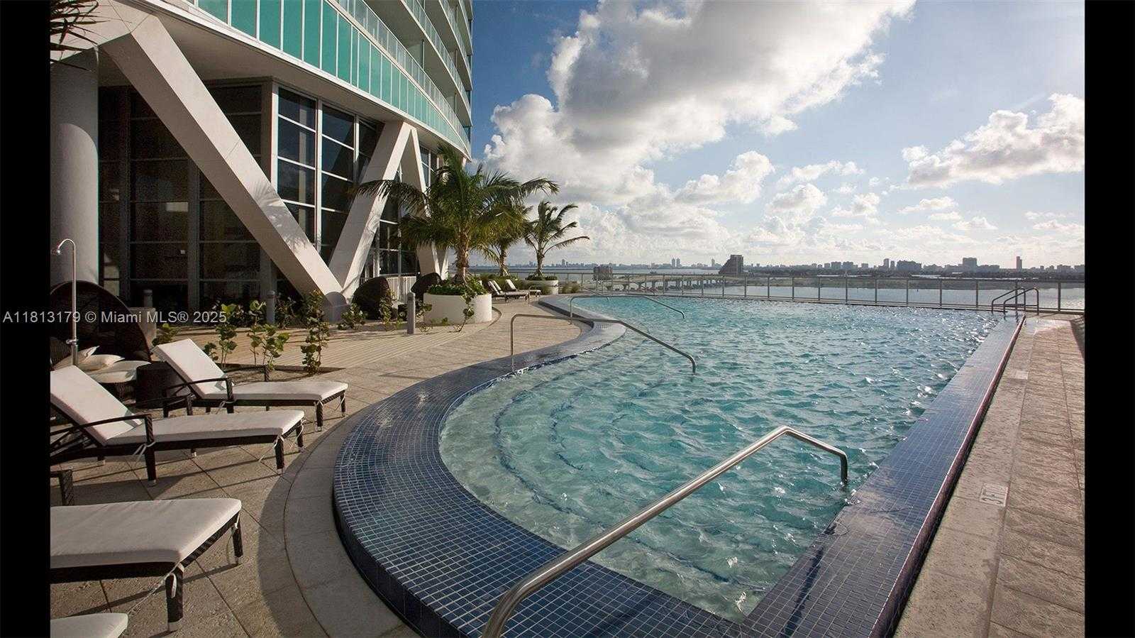 Small Image of 888 BISCAYNE BLVD #1805, Miami Number 3