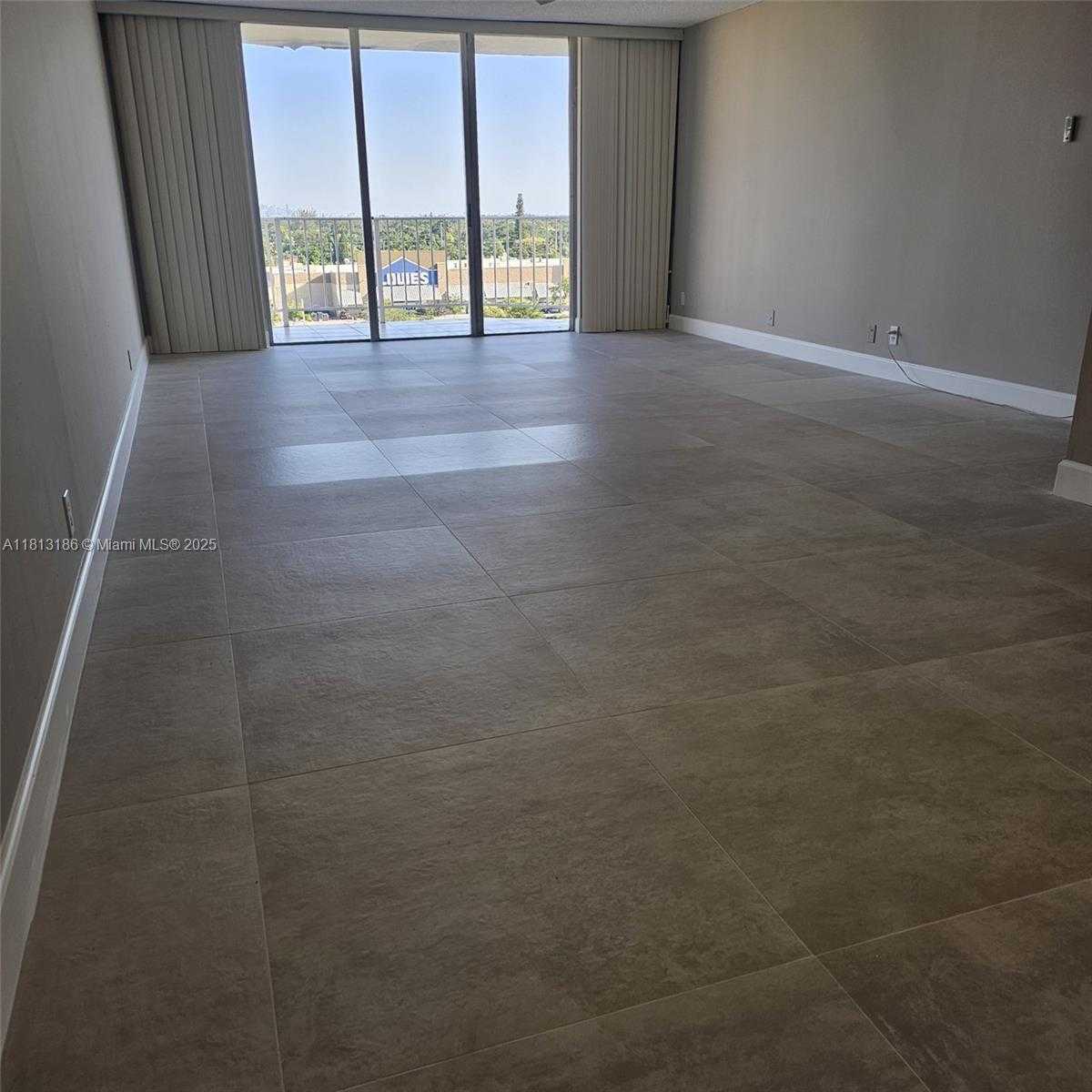 Small Image of 16710 NORTH EAST 9TH AVE #804, North Miami Beach Number 2