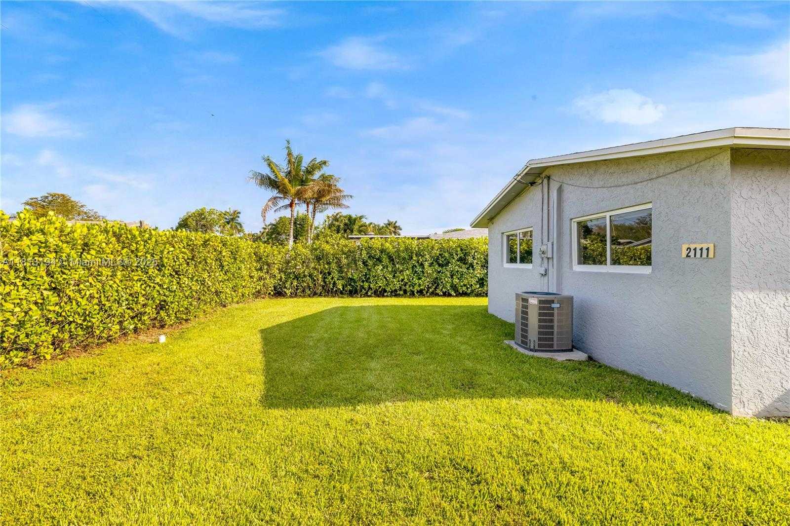 Small Image of 2111 NORTH 14TH CT, Hollywood Number 10