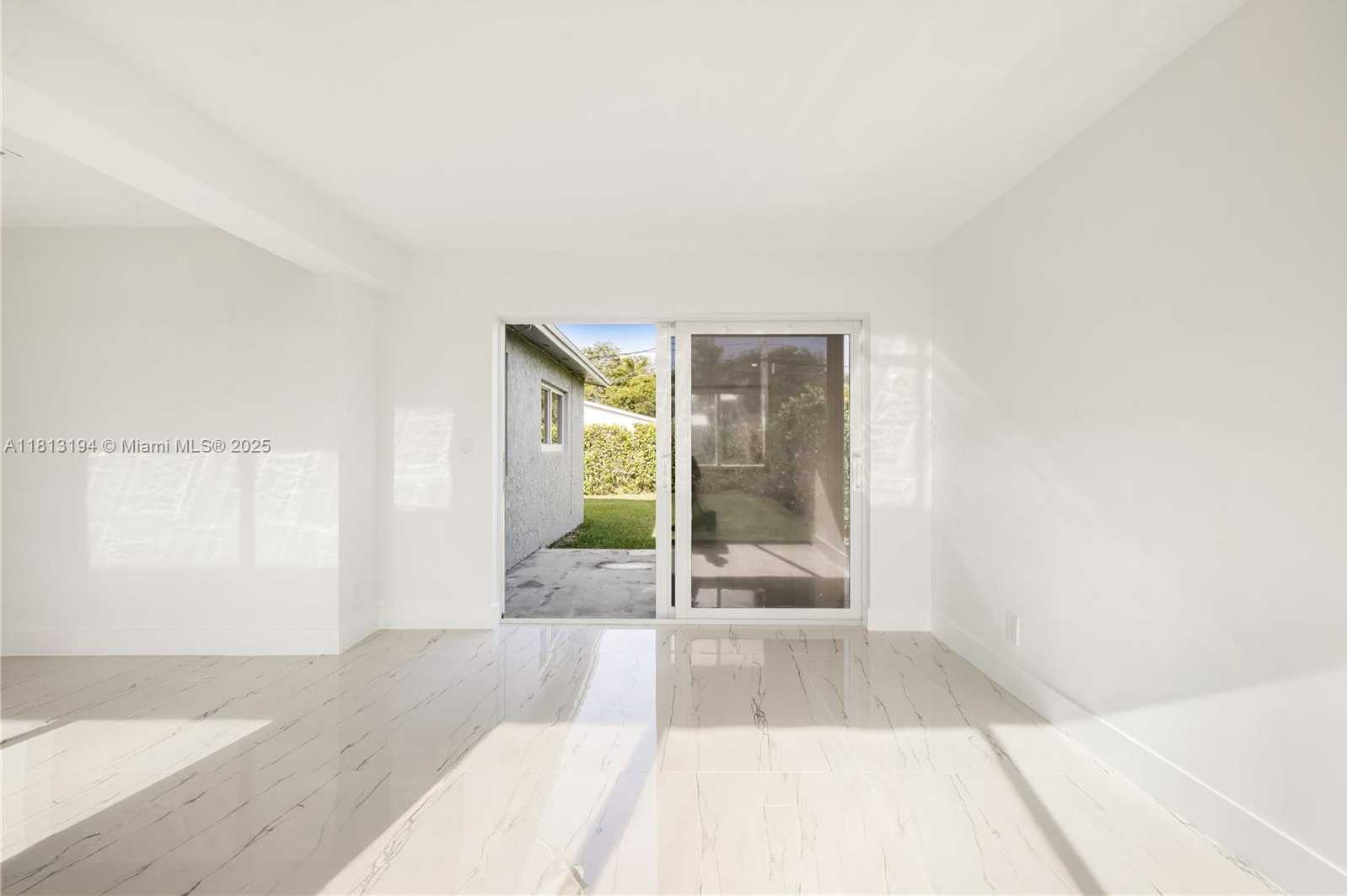 Small Image of 2111 NORTH 14TH CT, Hollywood Number 16