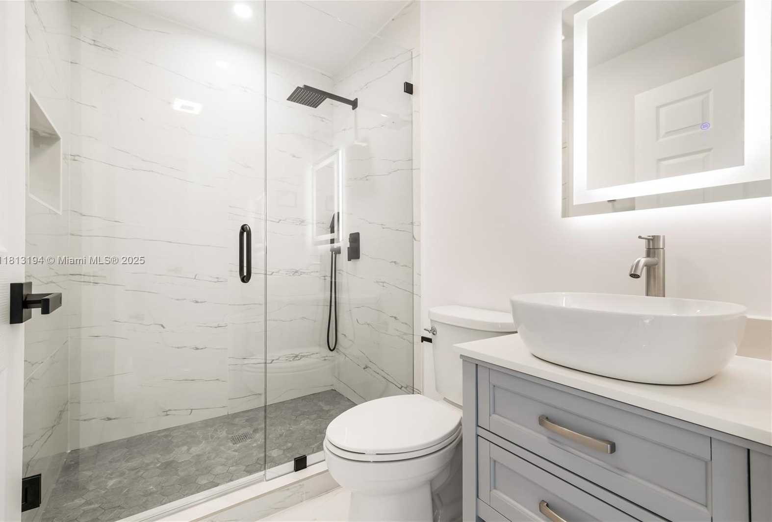 Small Image of 2111 NORTH 14TH CT, Hollywood Number 24